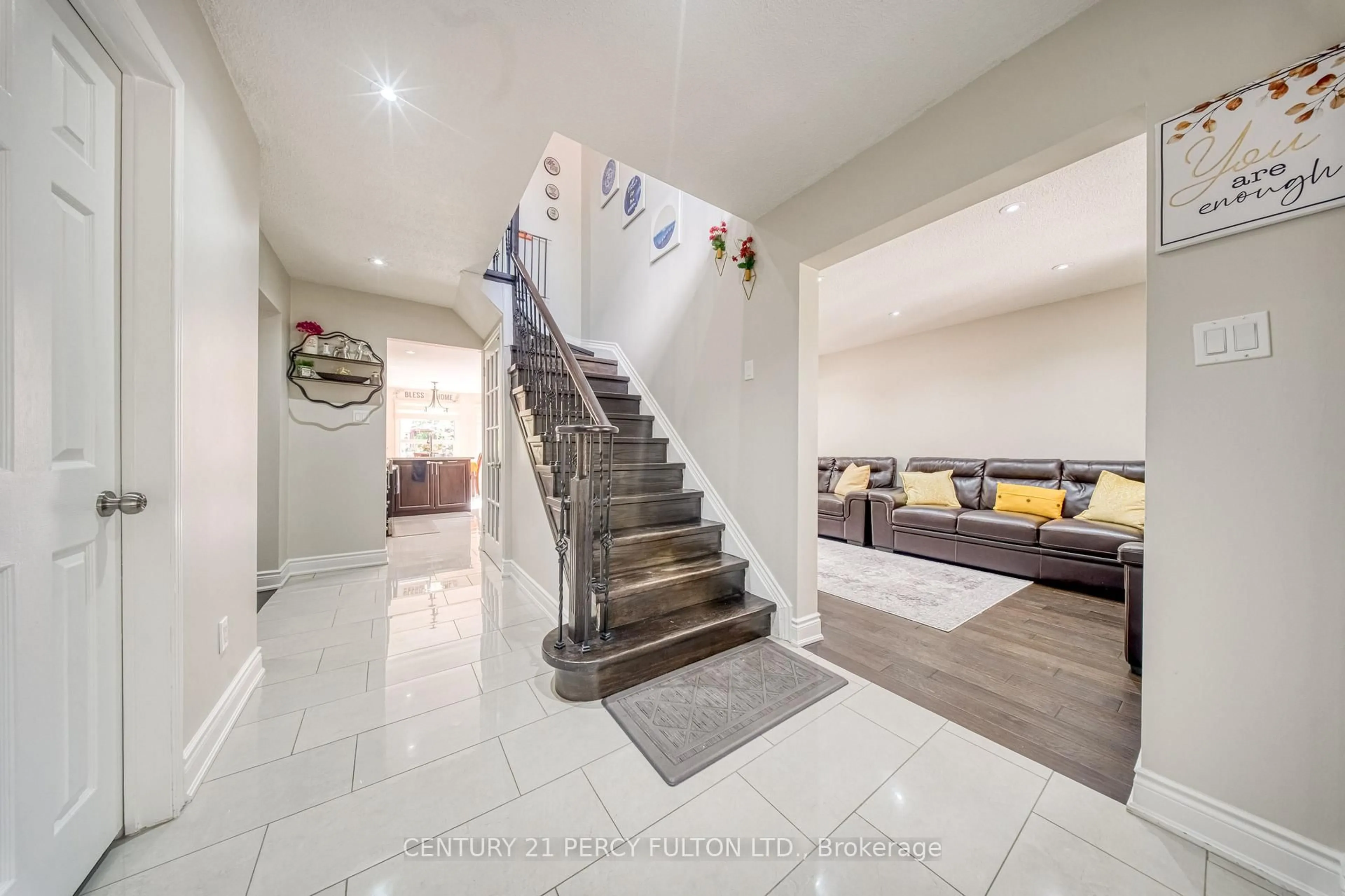 Indoor foyer for 46 Hearne Cres, Ajax Ontario L1T 3P6