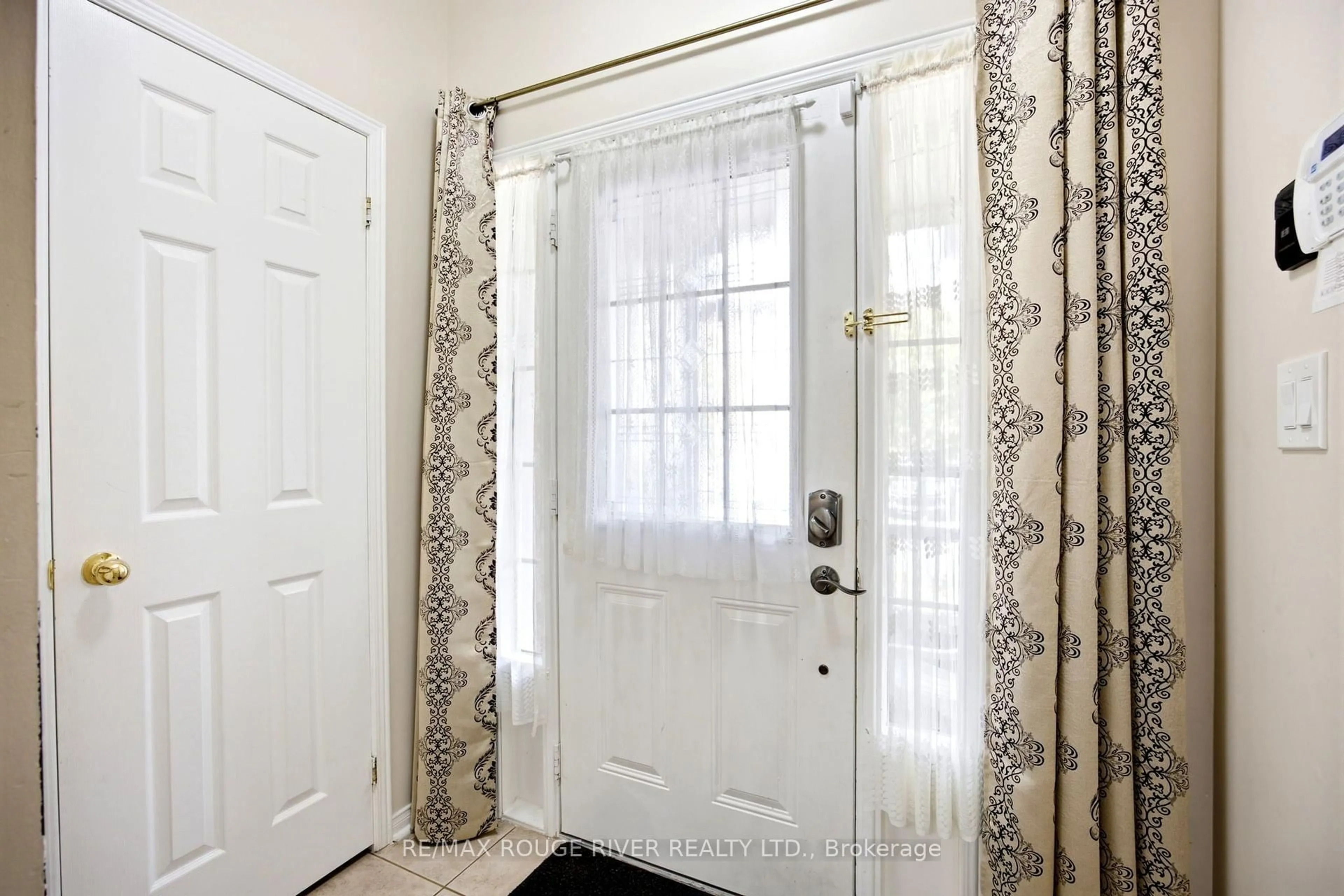 Indoor entryway for 37 Michaelman Rd, Ajax Ontario L1S 0C9