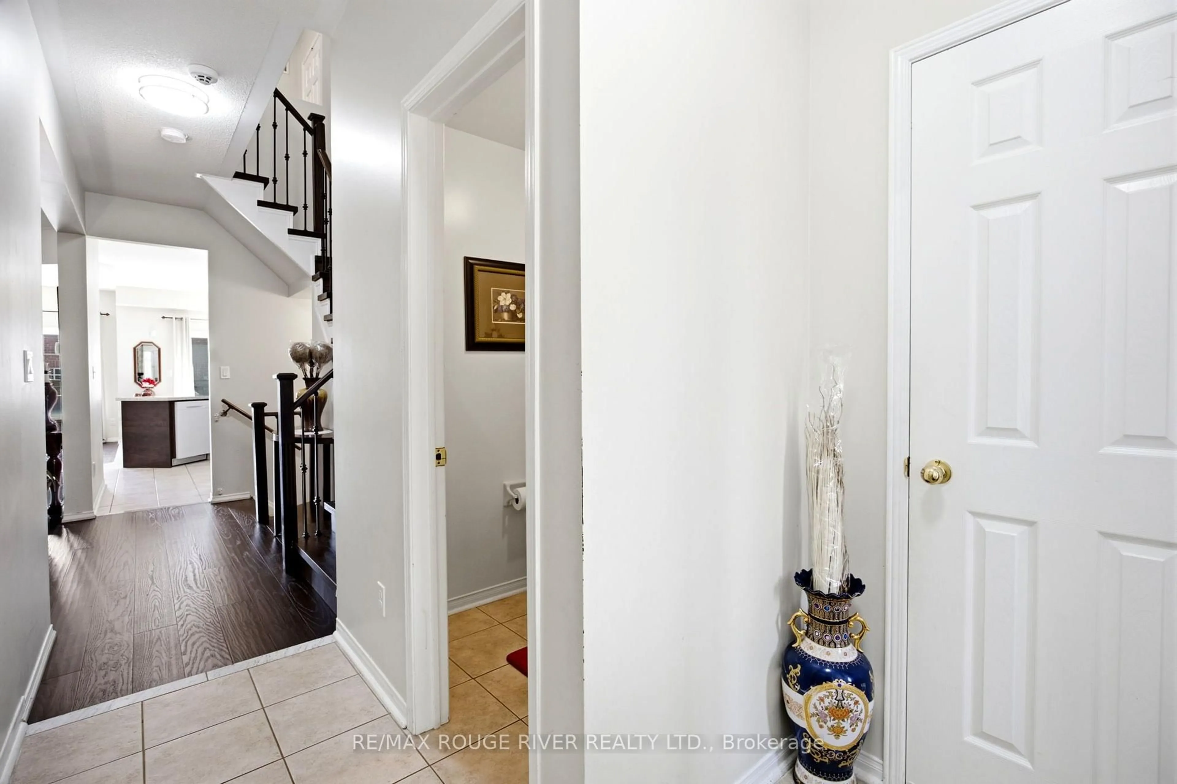 Indoor entryway for 37 Michaelman Rd, Ajax Ontario L1S 0C9