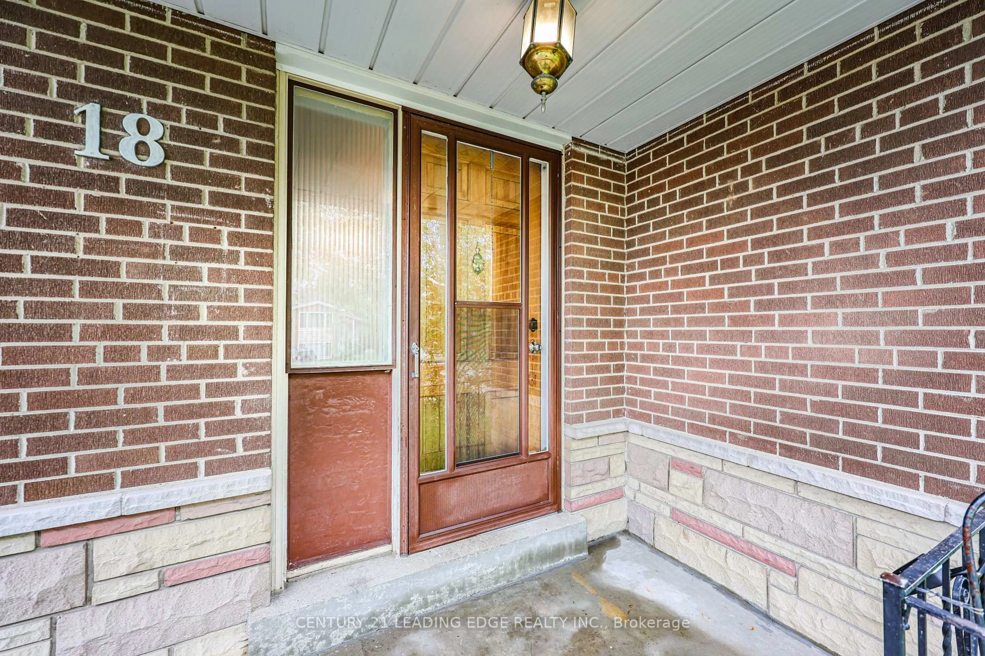 Indoor entryway for 18 Romulus Dr, Toronto Ontario M1K 4C2