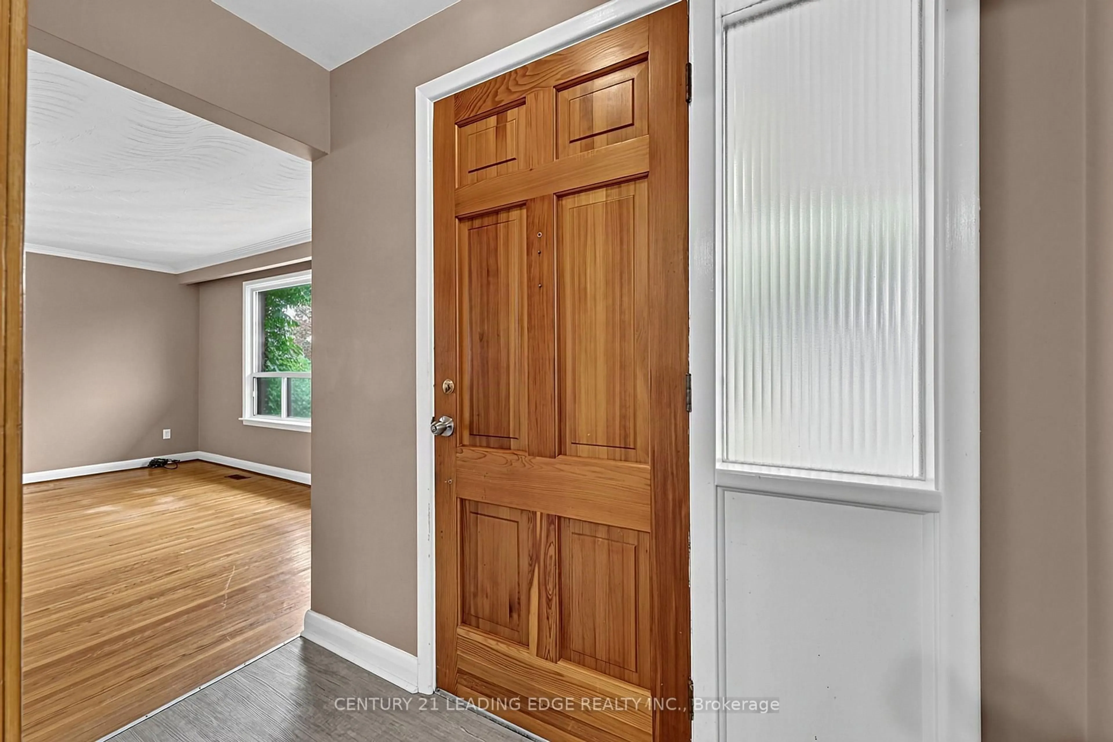 Indoor entryway for 18 Romulus Dr, Toronto Ontario M1K 4C2