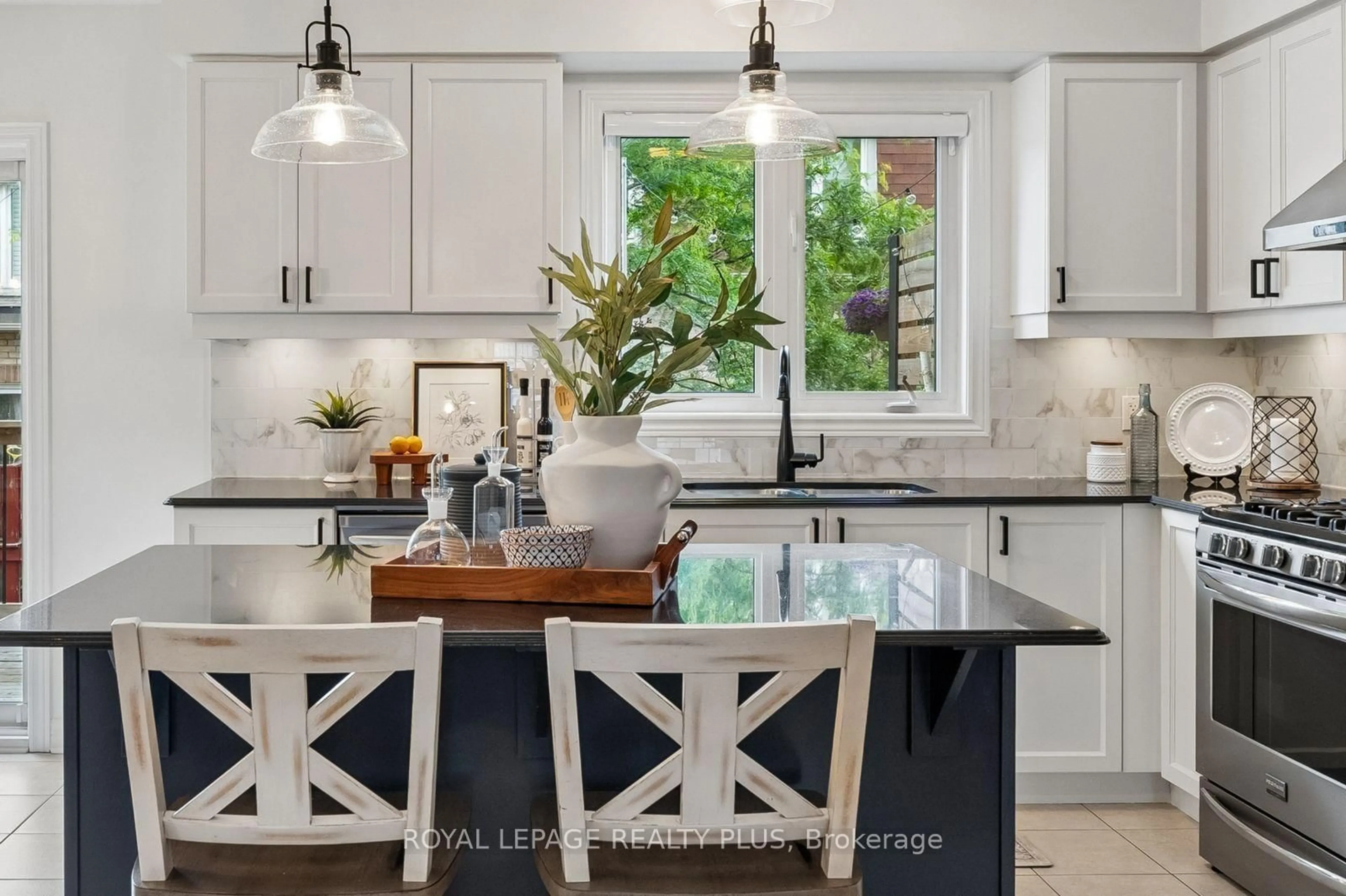 Open concept kitchen, ceramic/tile floor for 29 Jeremiah Lane, Toronto Ontario M1J 0A3