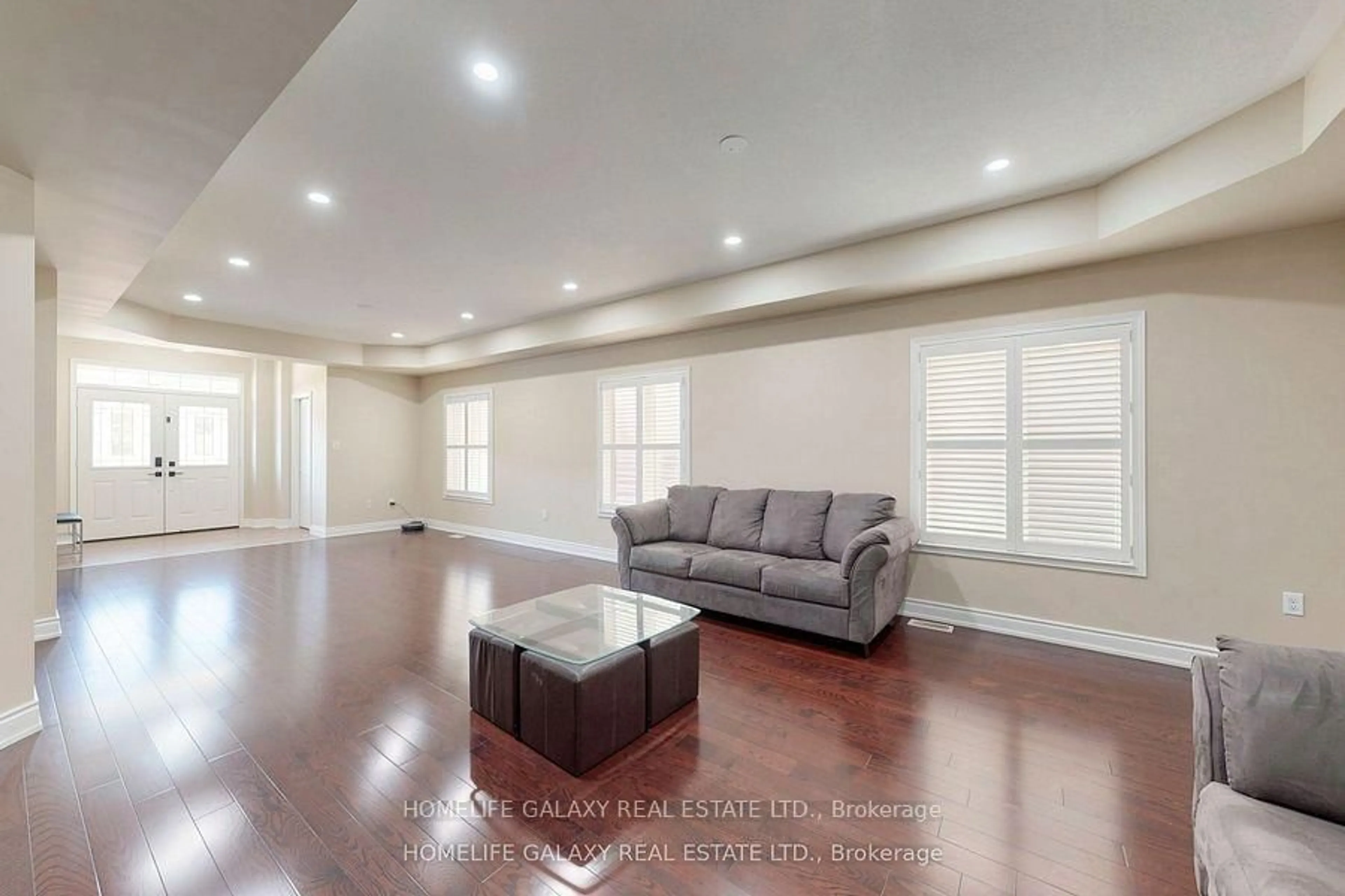Living room with furniture, unknown for 1871 Arborwood Dr, Oshawa Ontario L1K 0R3