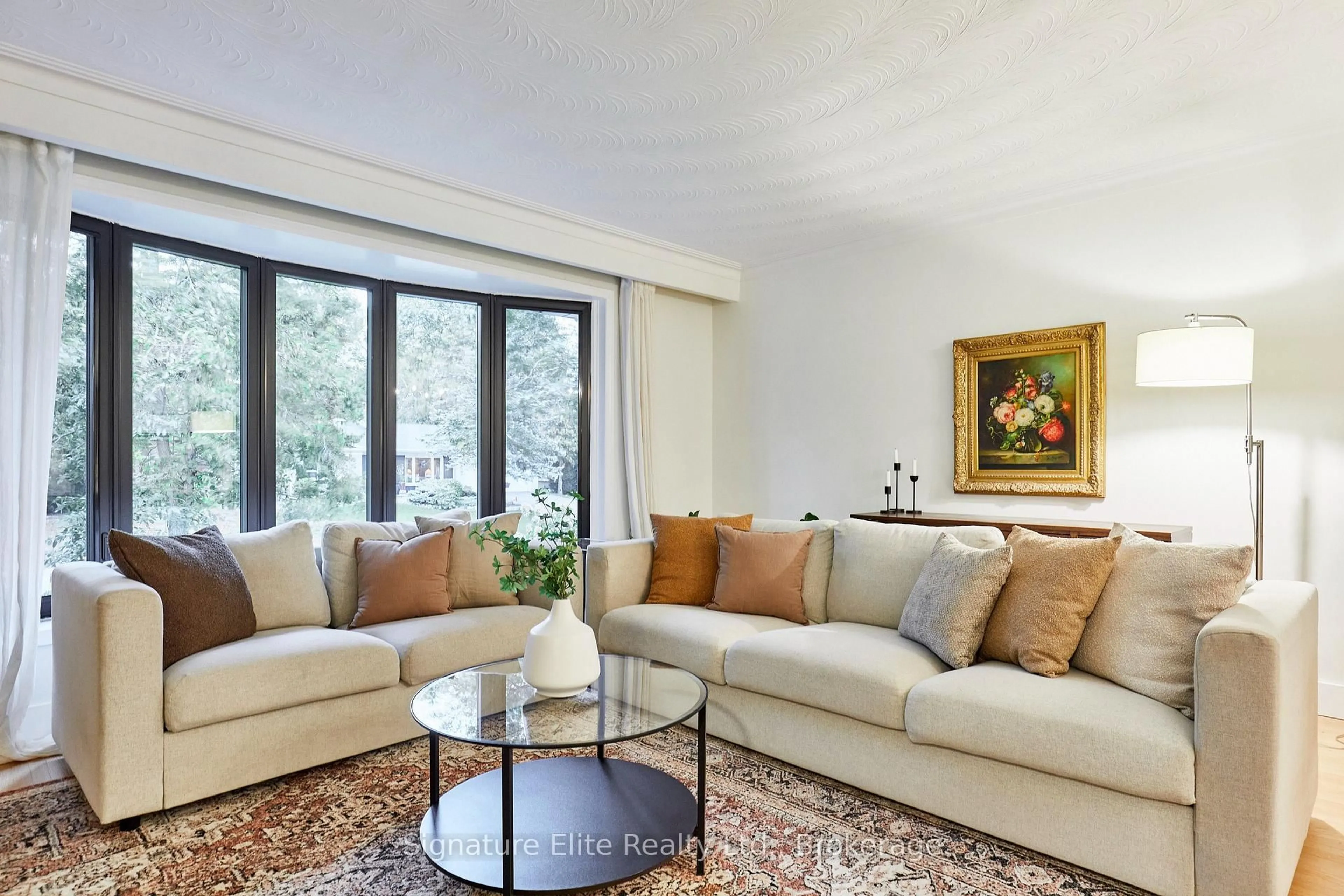 Living room with furniture, unknown for 69 Regency Sq, Toronto Ontario M1E 1N4
