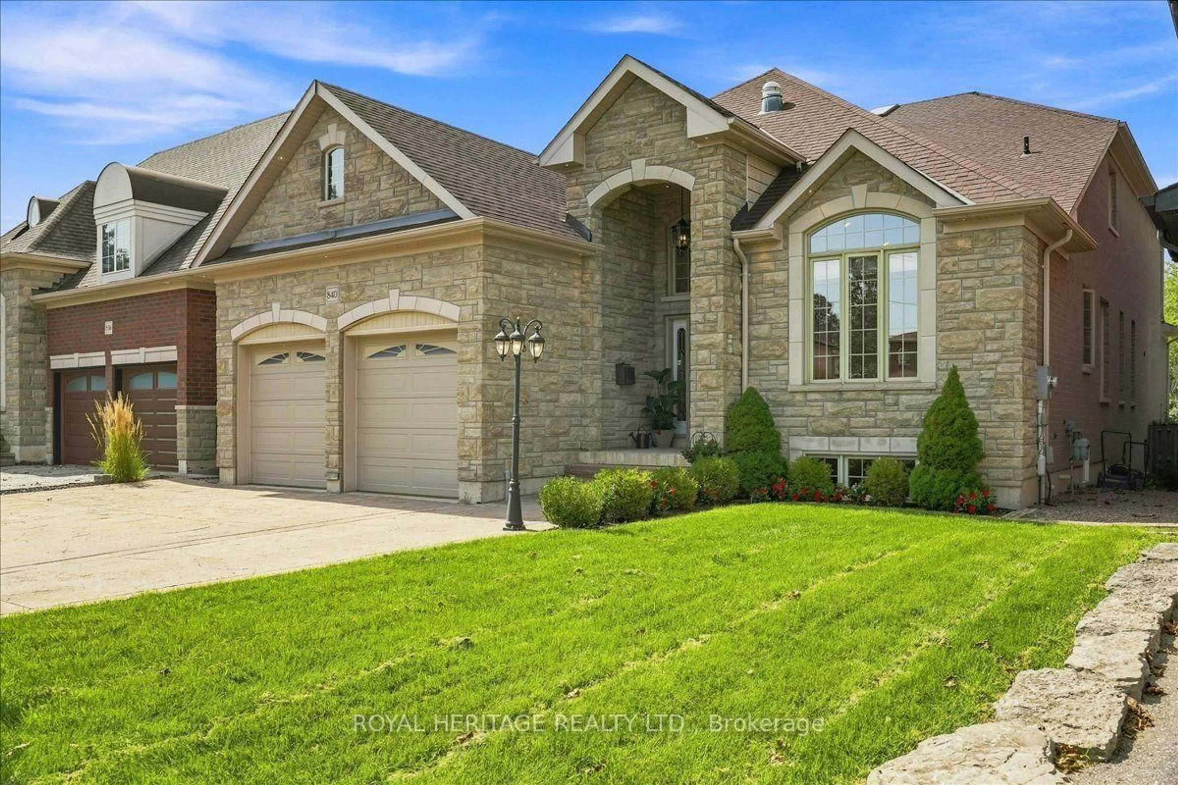 Home with brick exterior material, street for 840 Stevenson Rd, Oshawa Ontario L1J 0A2