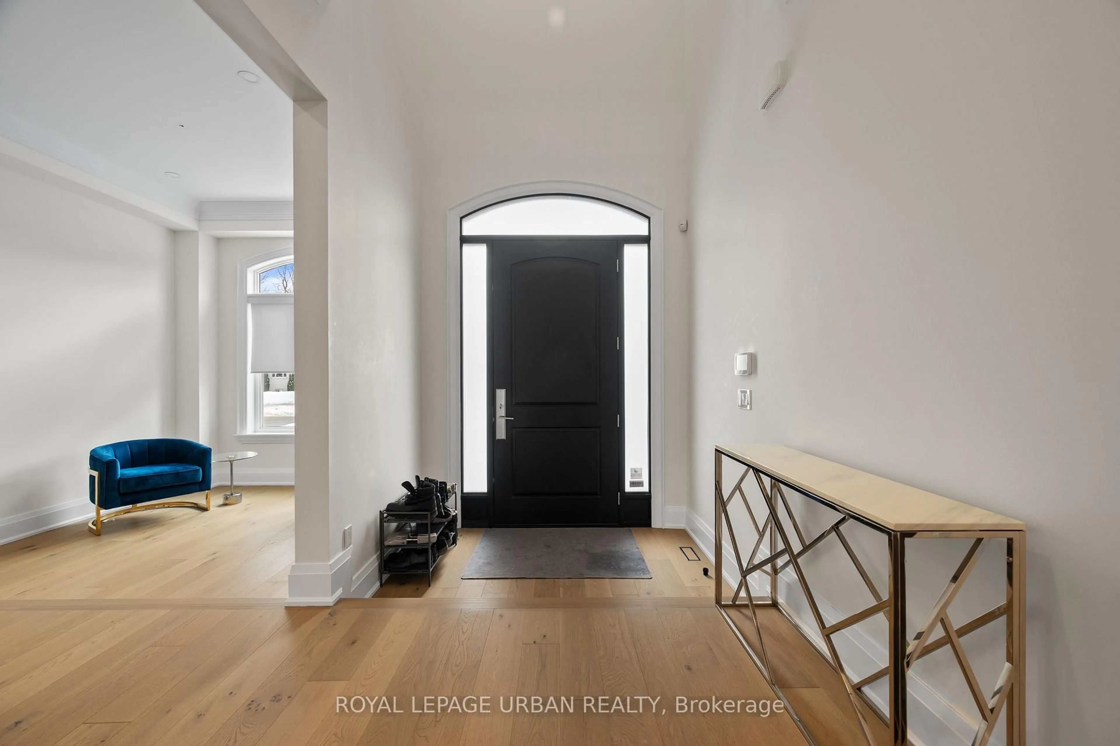 Indoor entryway for 2540 St Clair Ave, Toronto Ontario M4B 1M1