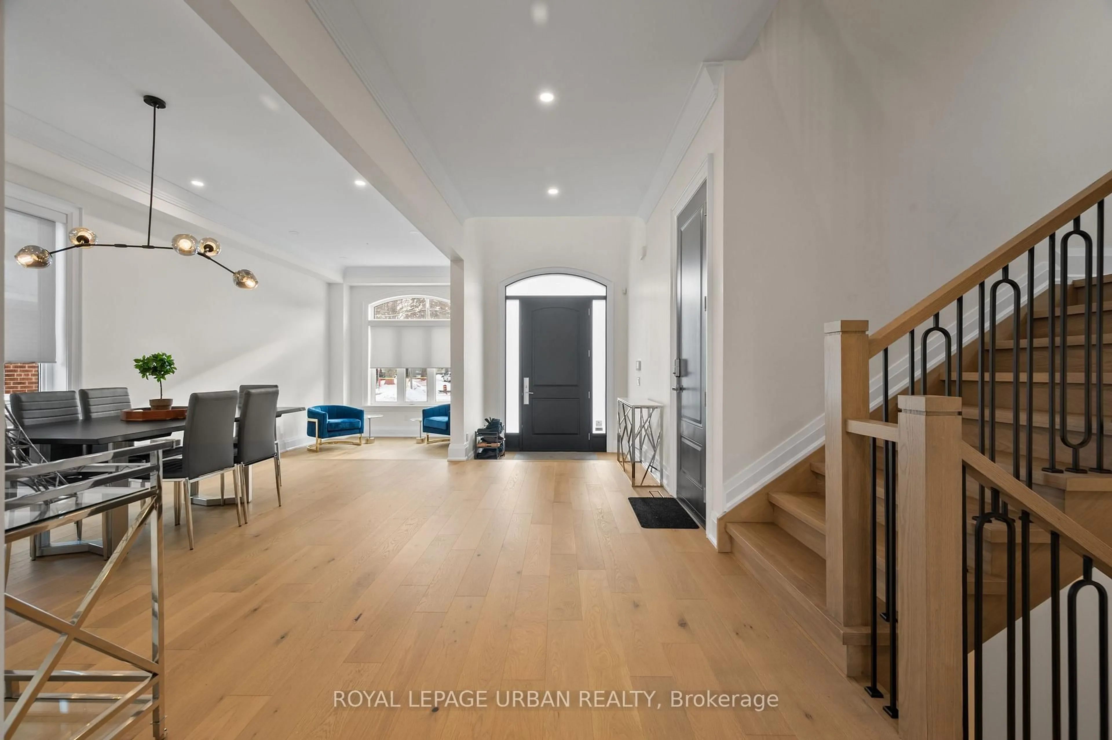 Indoor entryway for 2540 St Clair Ave, Toronto Ontario M4B 1M1