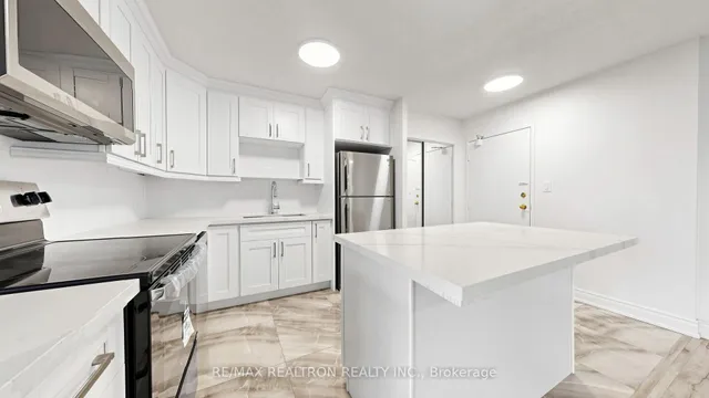 100 Wingarden Crt #1011, Toronto 4