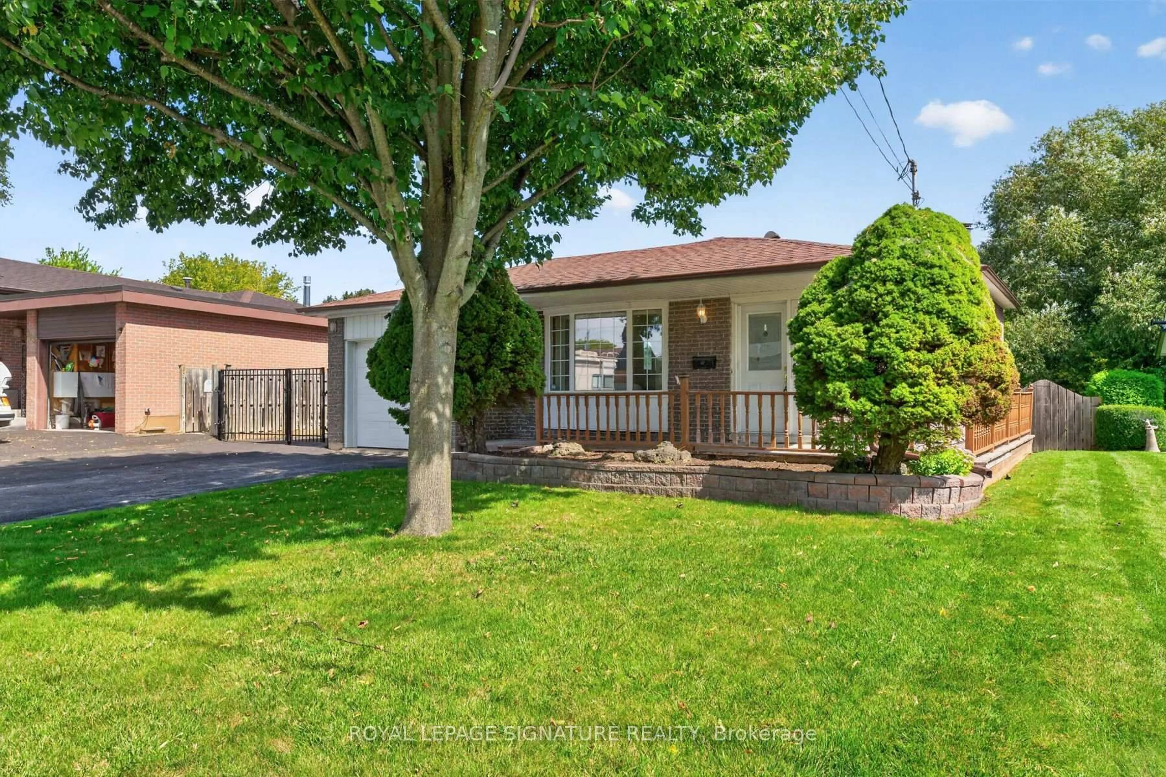 Unknown for 681 Balaton Ave, Pickering Ontario L1W 1W2