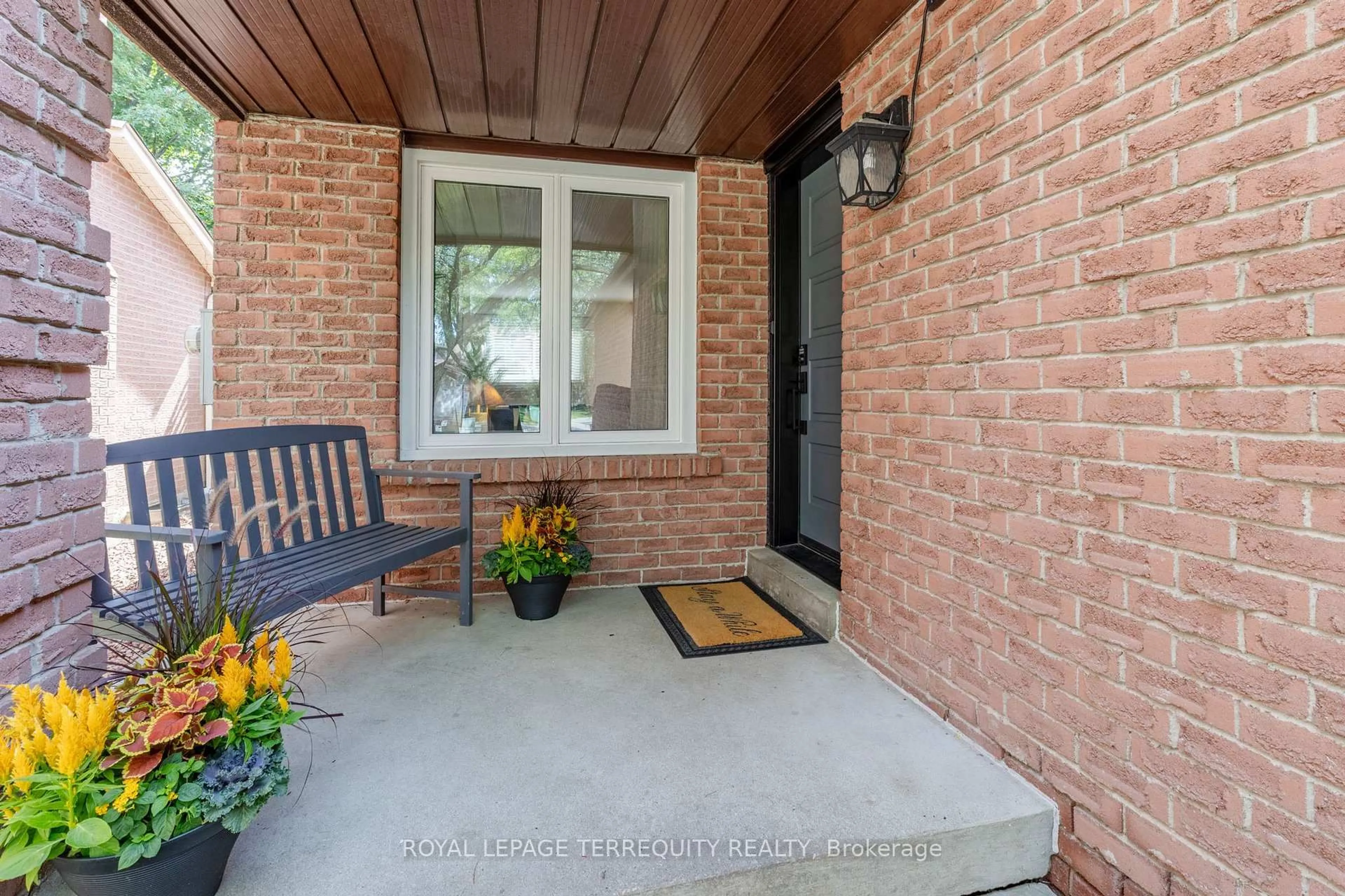 Indoor entryway for 19 Brocklesby Cres, Ajax Ontario L1T 2J6