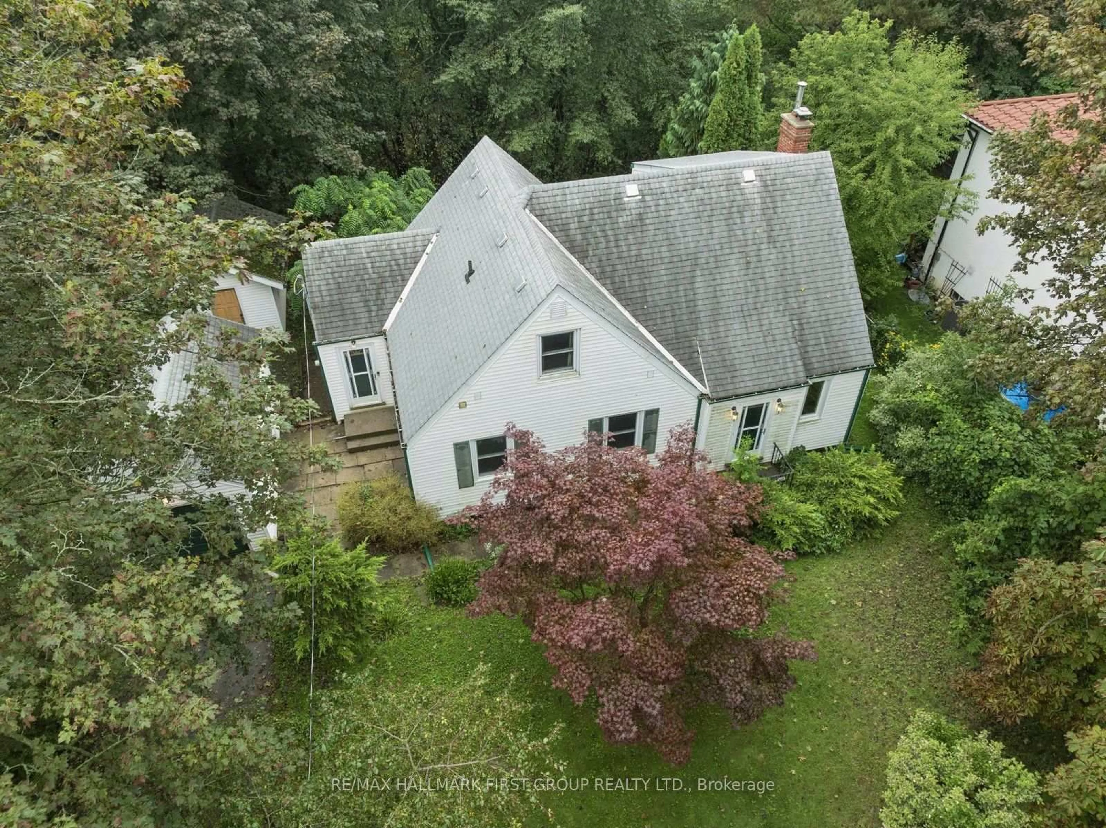 A pic from outside/outdoor area/front of a property/back of a property/a pic from drone, street for 109 Colonel Danforth Tr, Toronto Ontario M1C 1P8