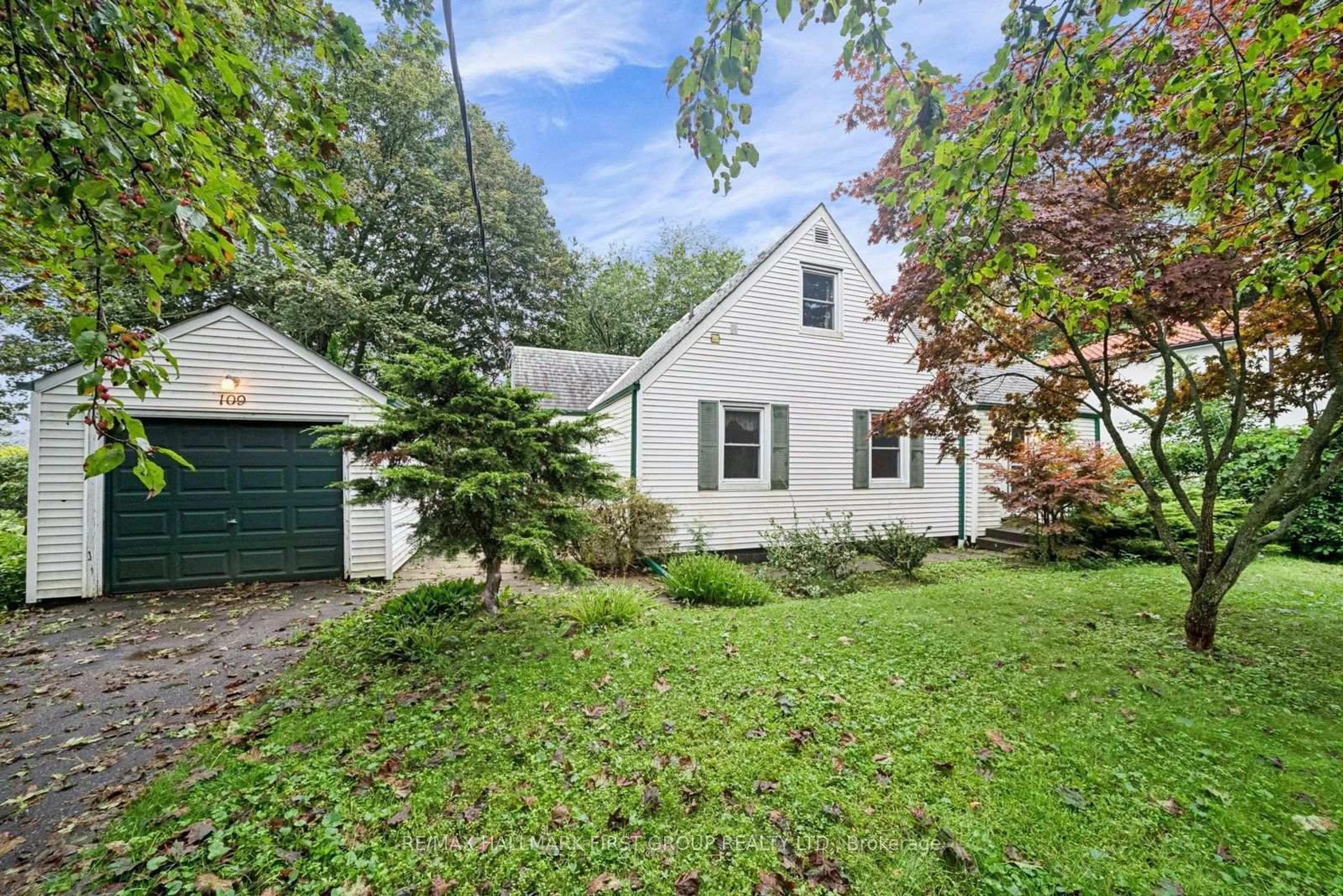 A pic from outside/outdoor area/front of a property/back of a property/a pic from drone, street for 109 Colonel Danforth Tr, Toronto Ontario M1C 1P8