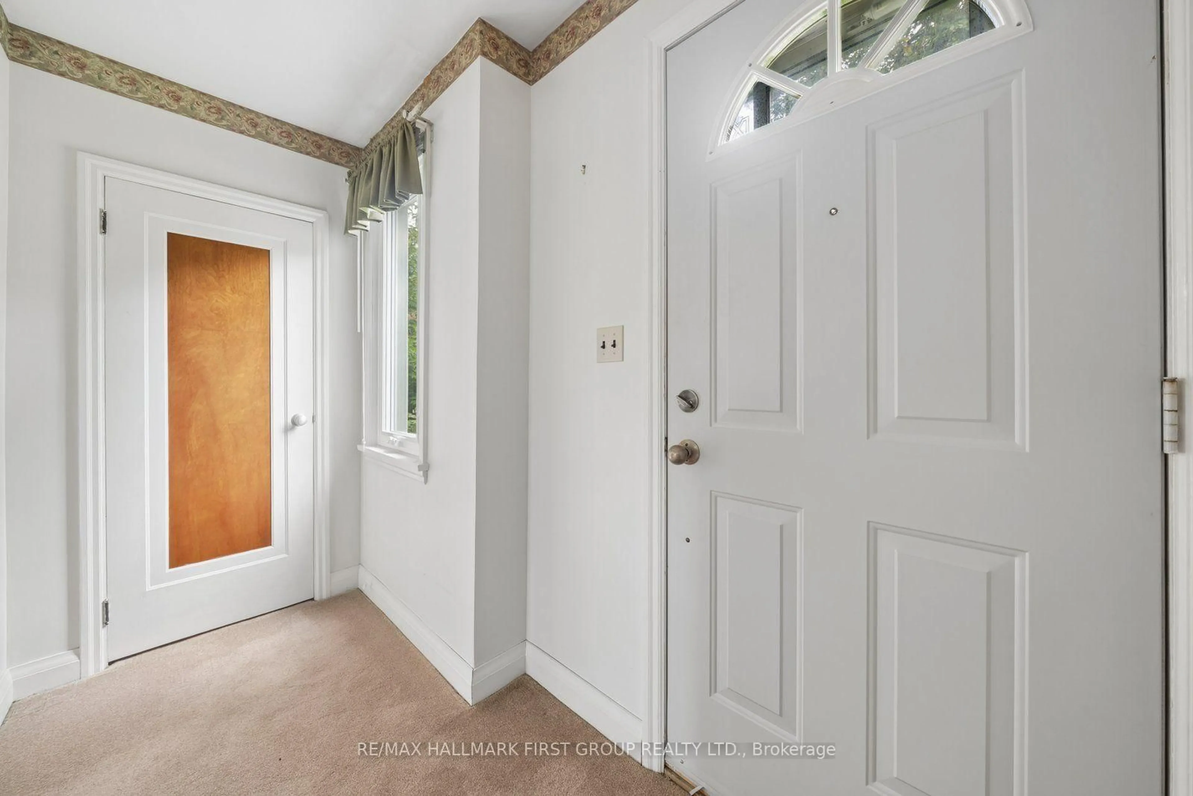 Indoor entryway for 109 Colonel Danforth Tr, Toronto Ontario M1C 1P8