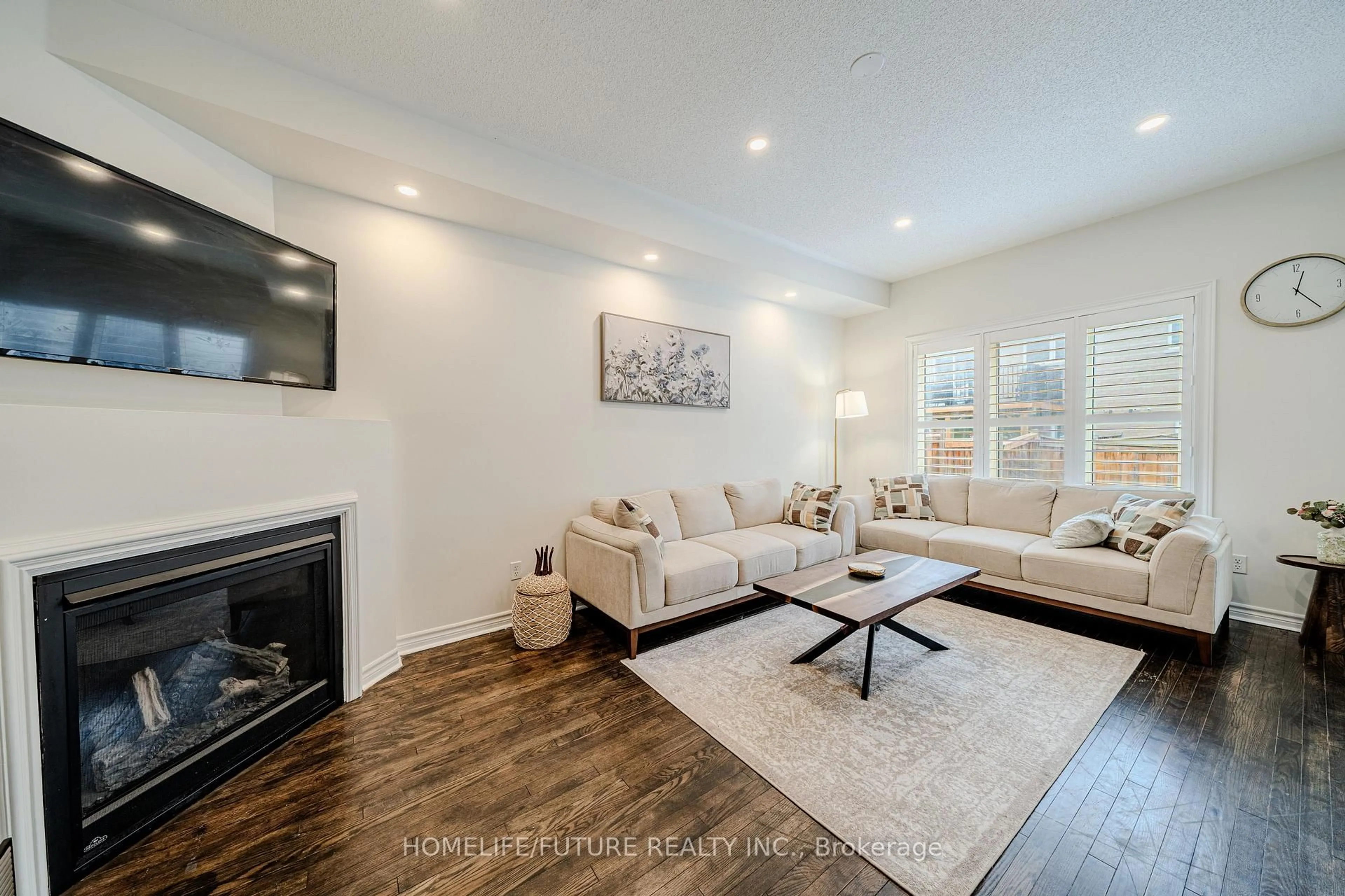 Living room with furniture, unknown for 1515 Dusty Dr, Pickering Ontario L1X 0C8
