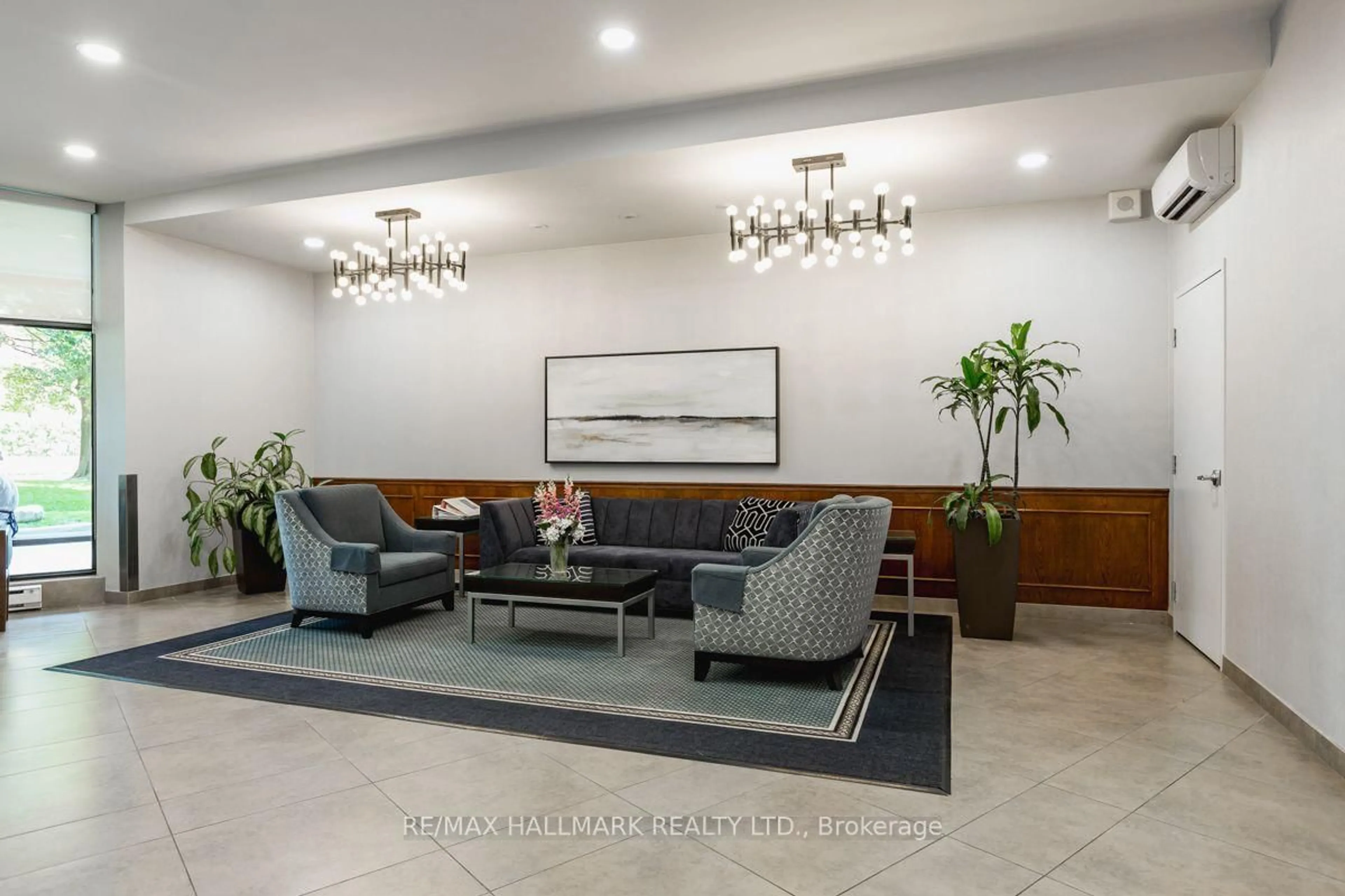 Lobby for 980 Broadview Ave #1201, Toronto Ontario M4K 3Y1