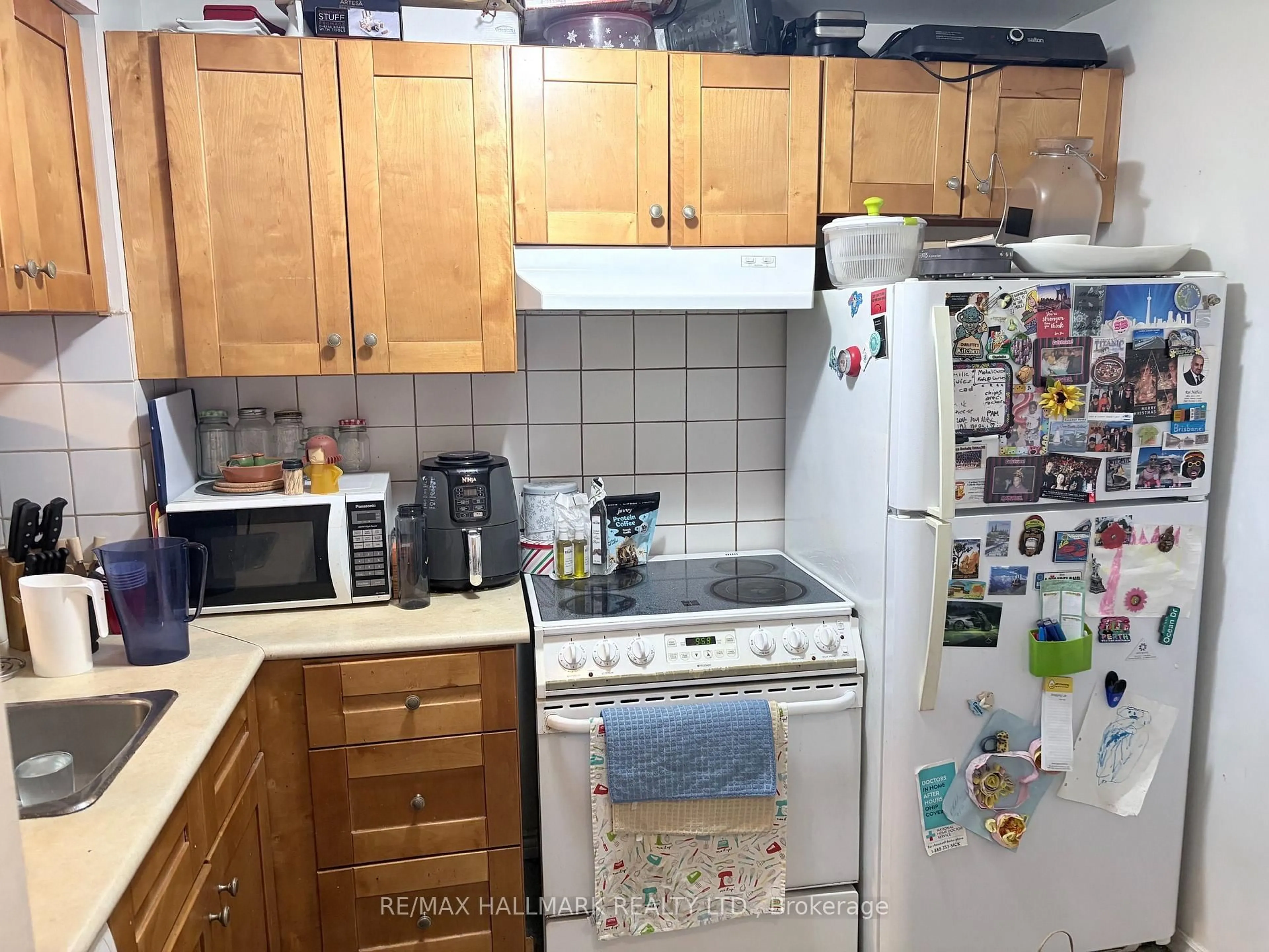 Standard kitchen, unknown for 3050 Ellesmere Rd #1208, Toronto Ontario M1E 5E6