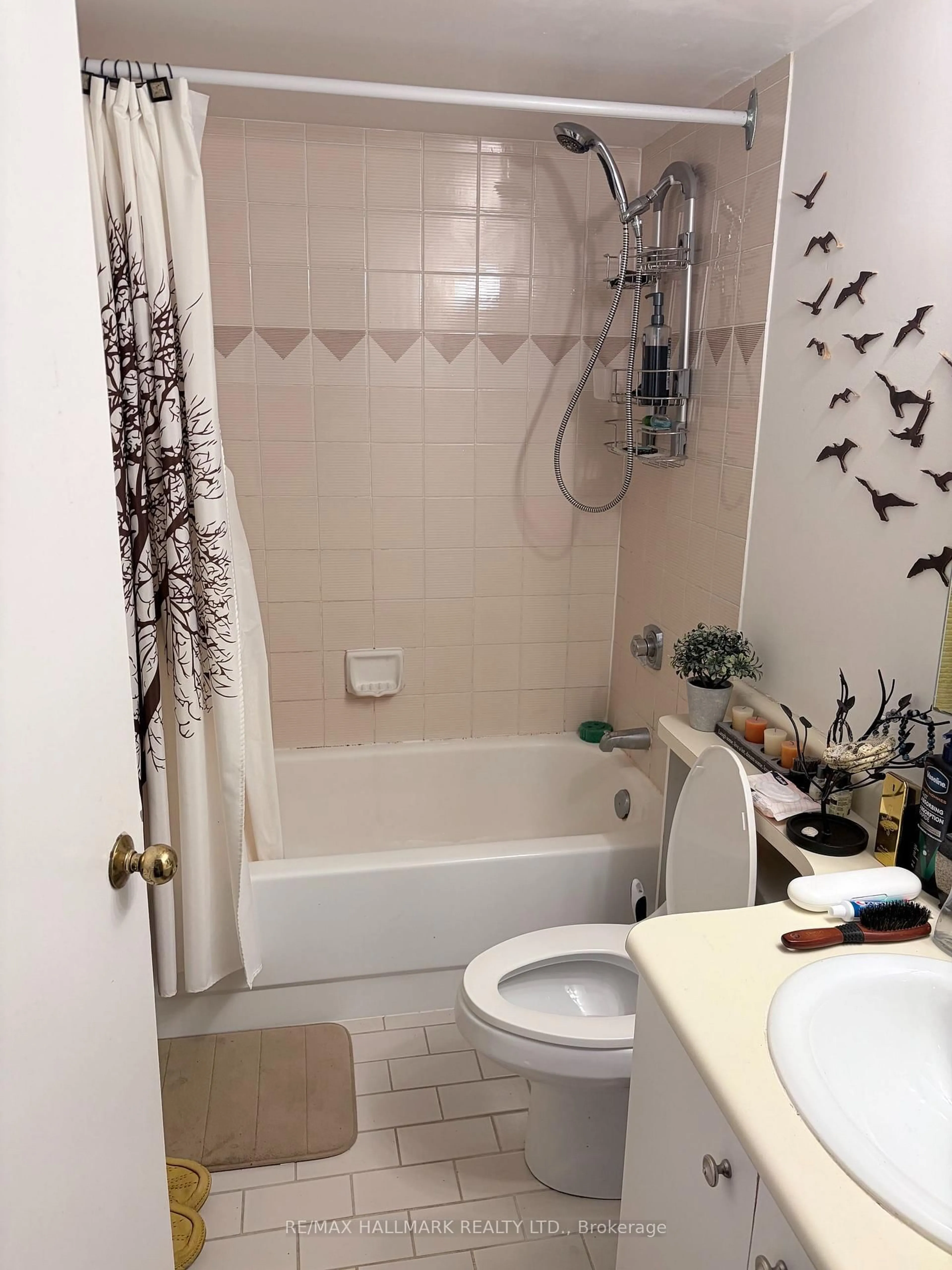 Standard bathroom, unknown for 3050 Ellesmere Rd #1208, Toronto Ontario M1E 5E6