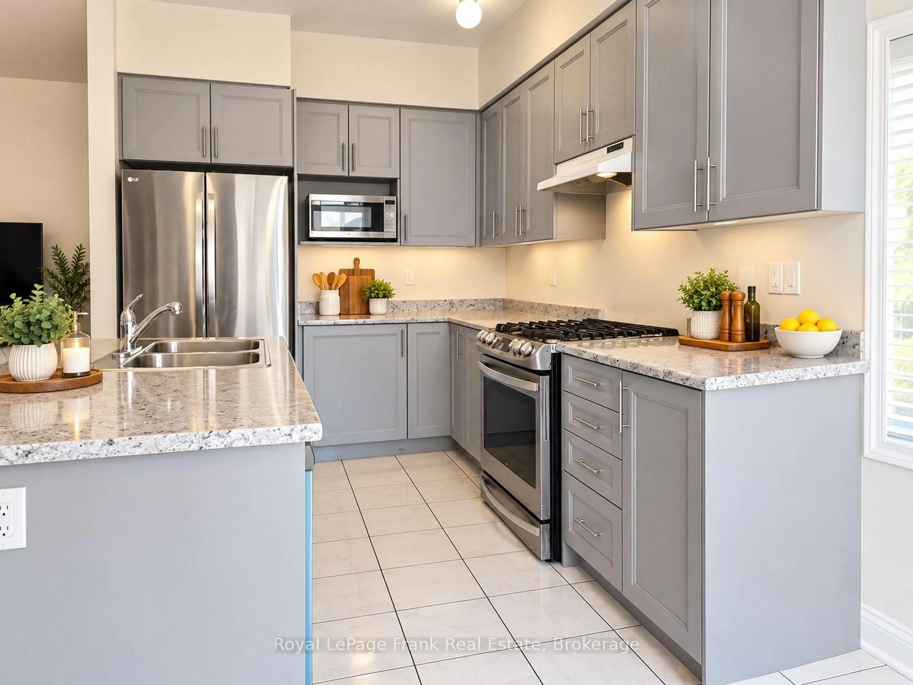 Open concept kitchen, unknown for 2555 Winter Words Dr, Oshawa Ontario L1H 7K4