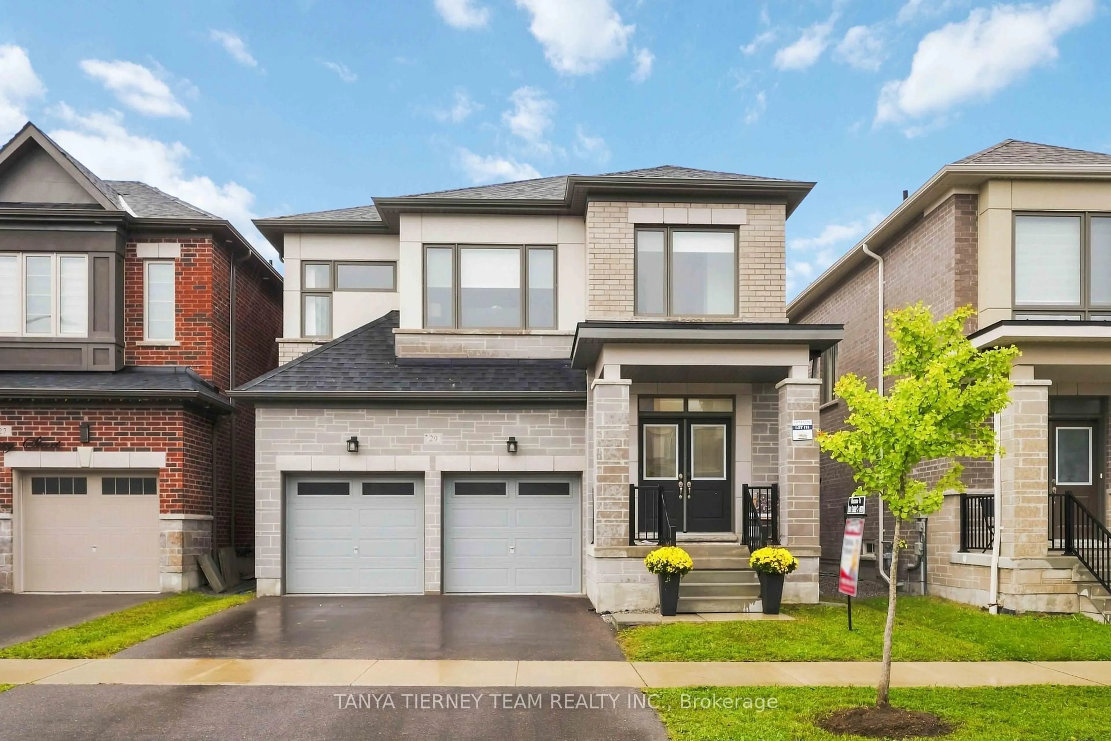 Home with brick exterior material, street for 29 Vickery St, Whitby Ontario L1P 0L2