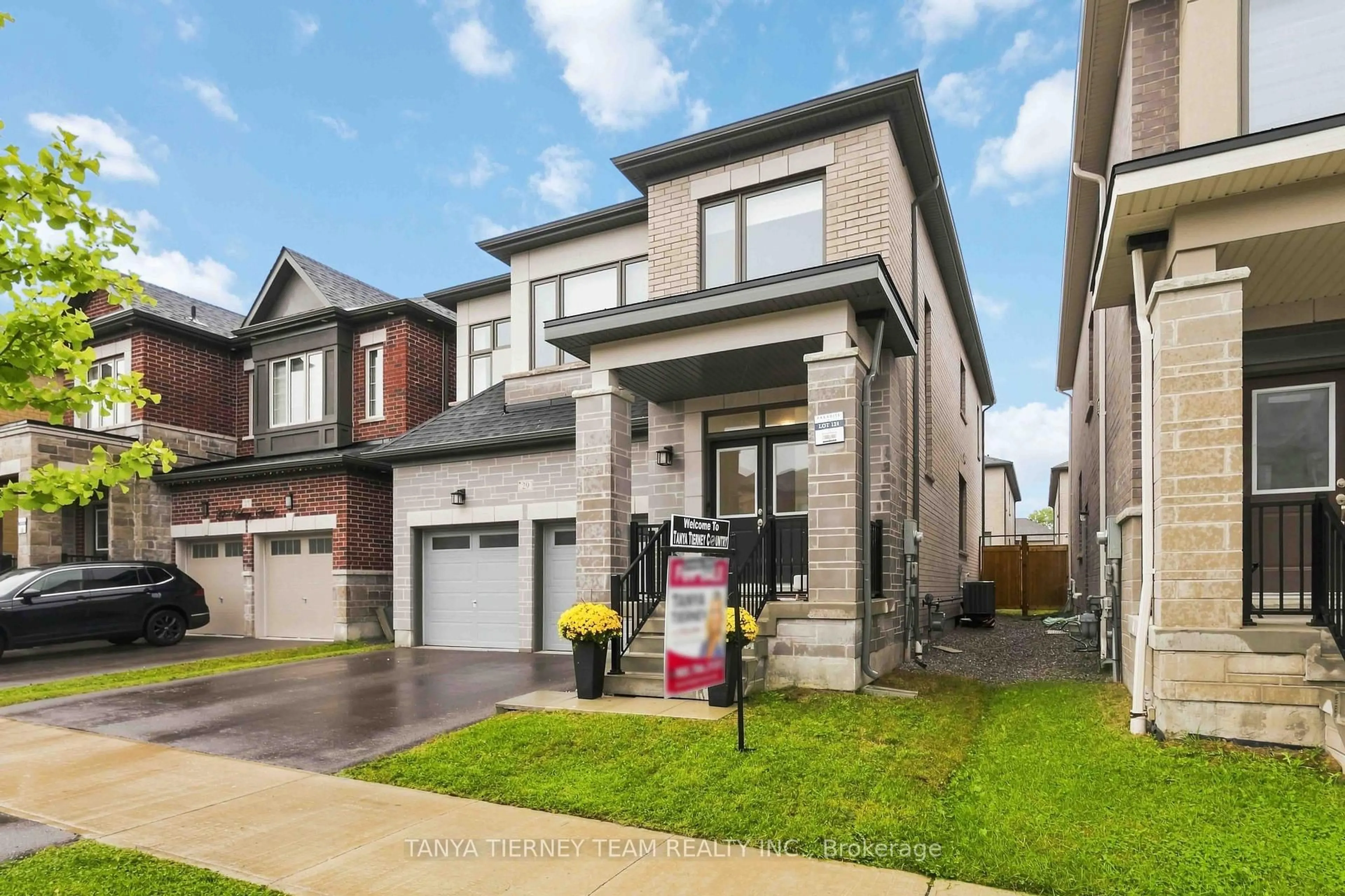 Home with brick exterior material, street for 29 Vickery St, Whitby Ontario L1P 0L2