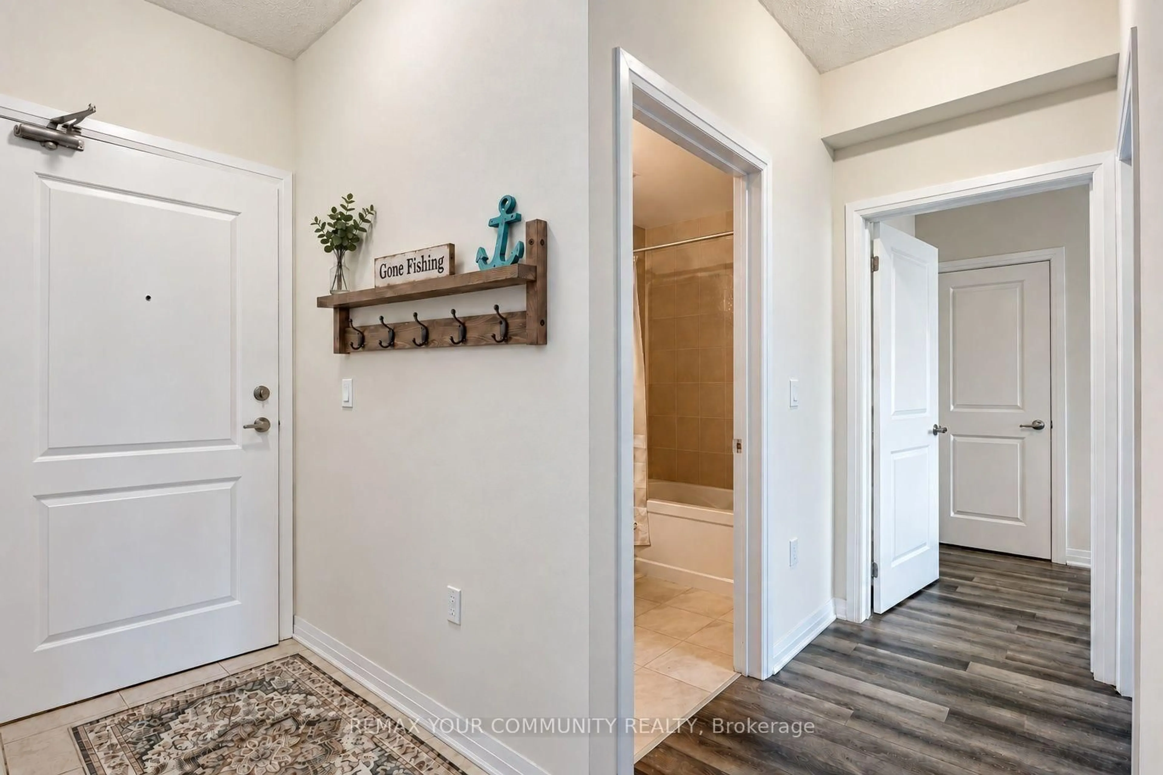 Indoor entryway for 65 Shipway Ave #202, Clarington Ontario L1B 0W2