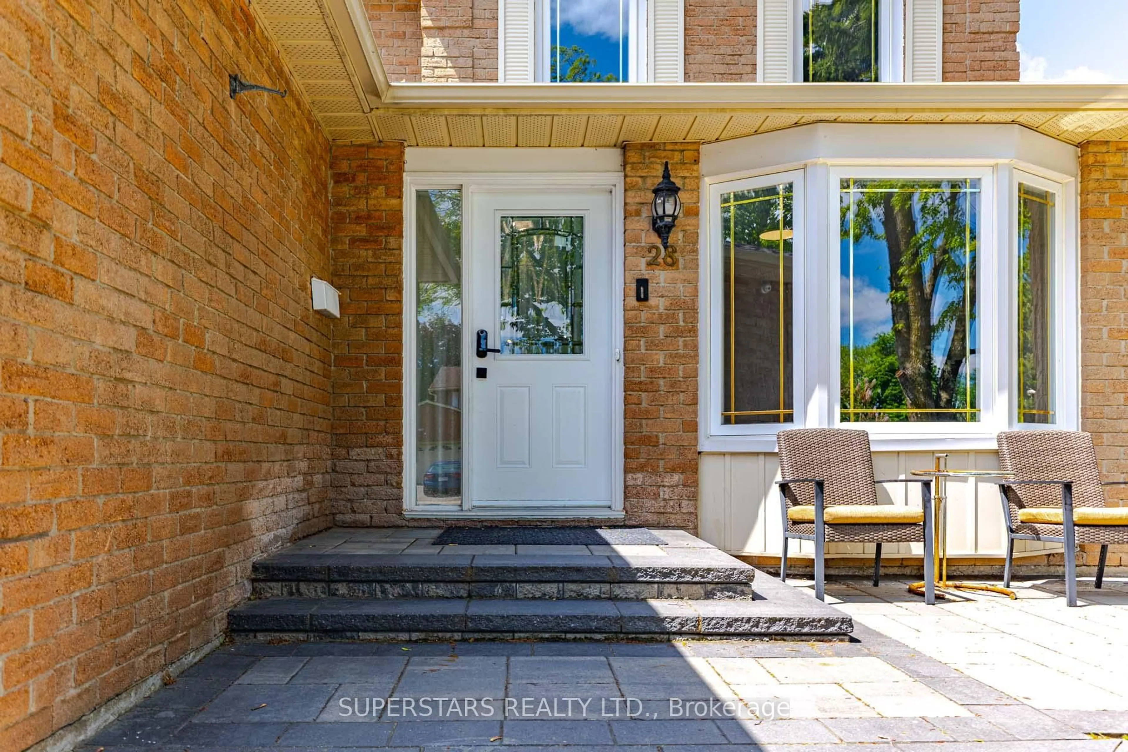 Indoor entryway for 28 Bramblebrook Ave, Toronto Ontario M1V 2G2