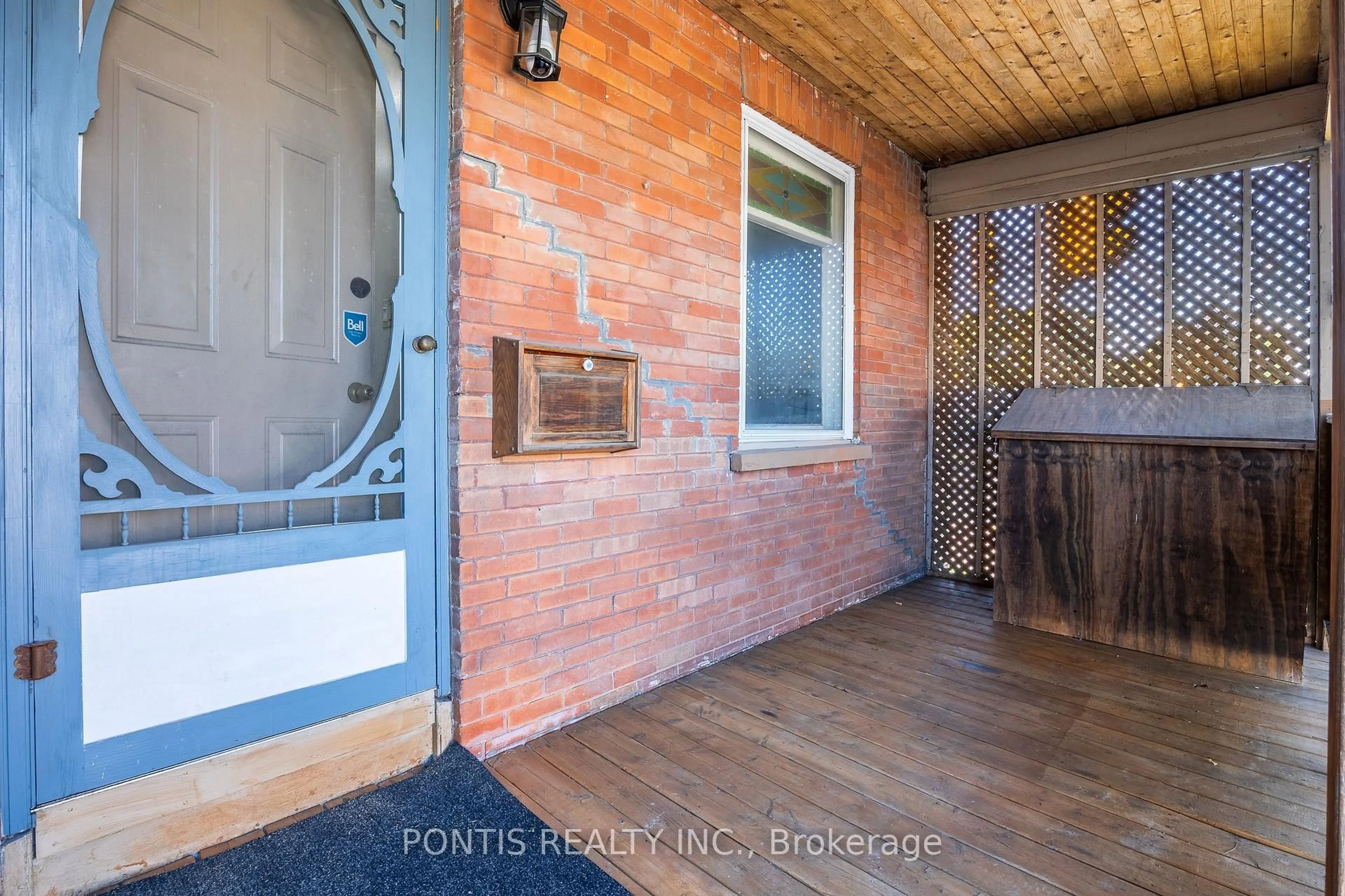 Indoor entryway for 2 Liberty St, Clarington Ontario L1C 2N2