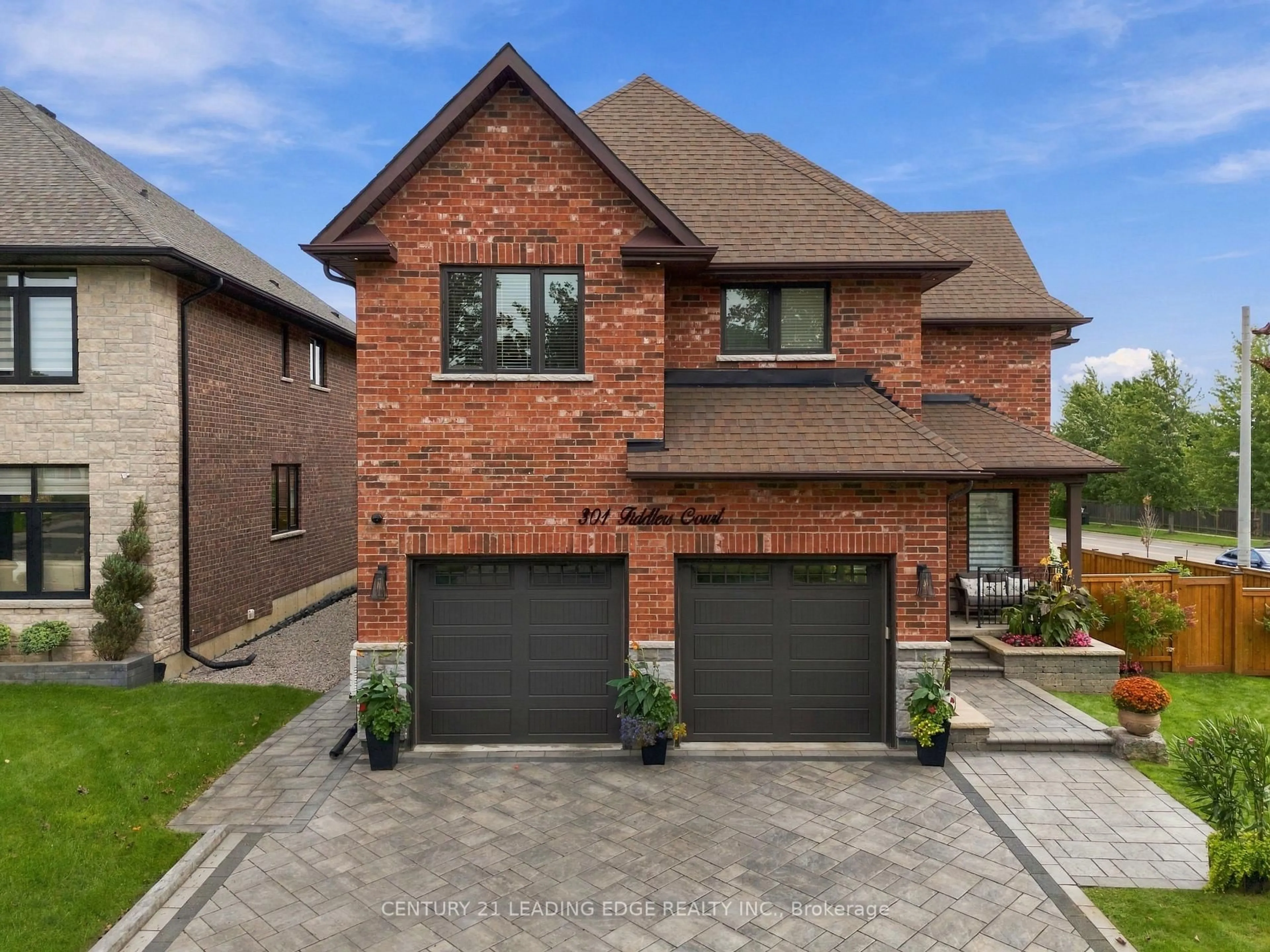 Home with brick exterior material, street for 301 Fiddlers Crt, Pickering Ontario L1V 6P3
