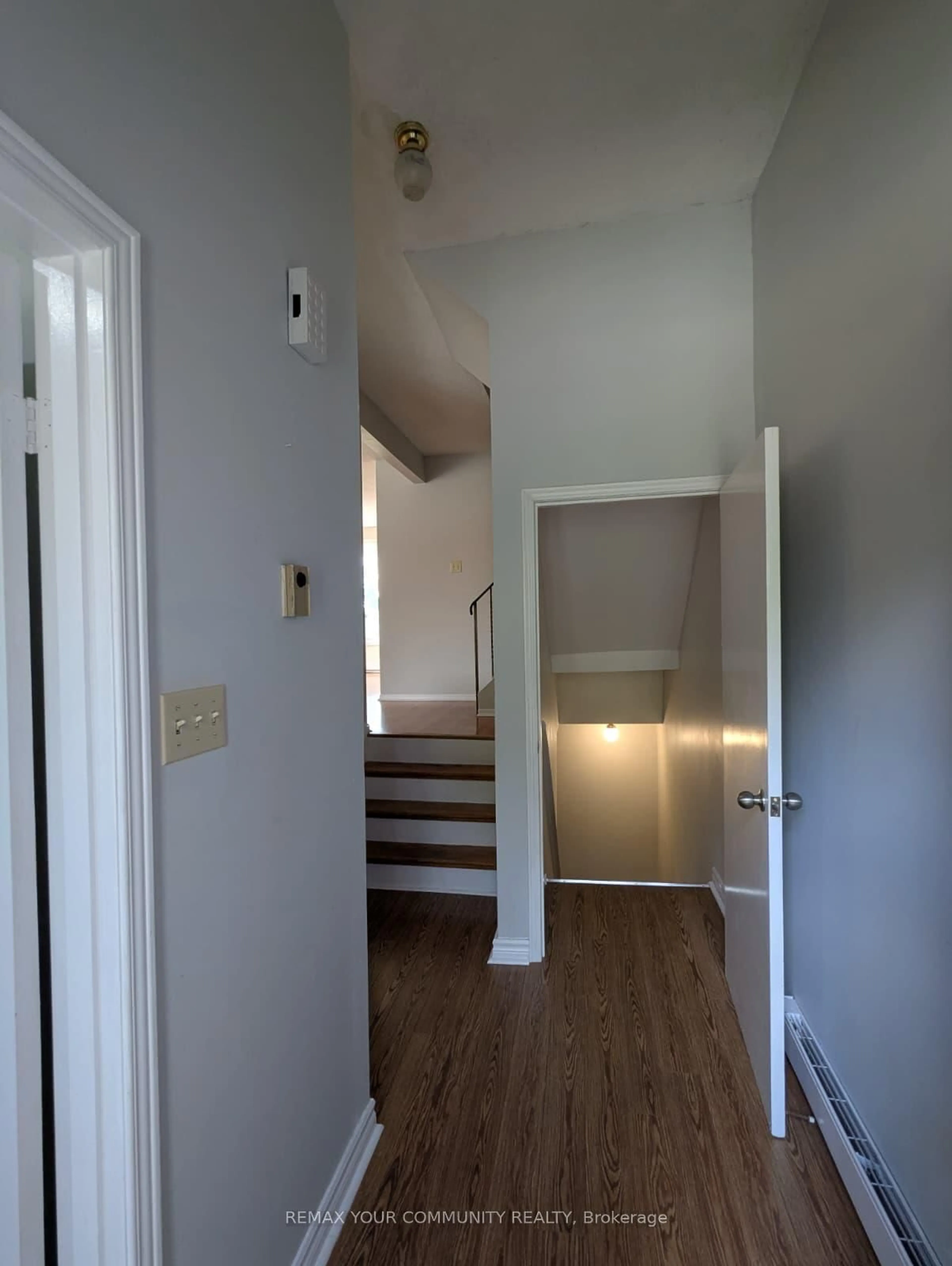 Unknown for 765 Oklahoma Dr #4, Pickering Ontario L1W 3C9