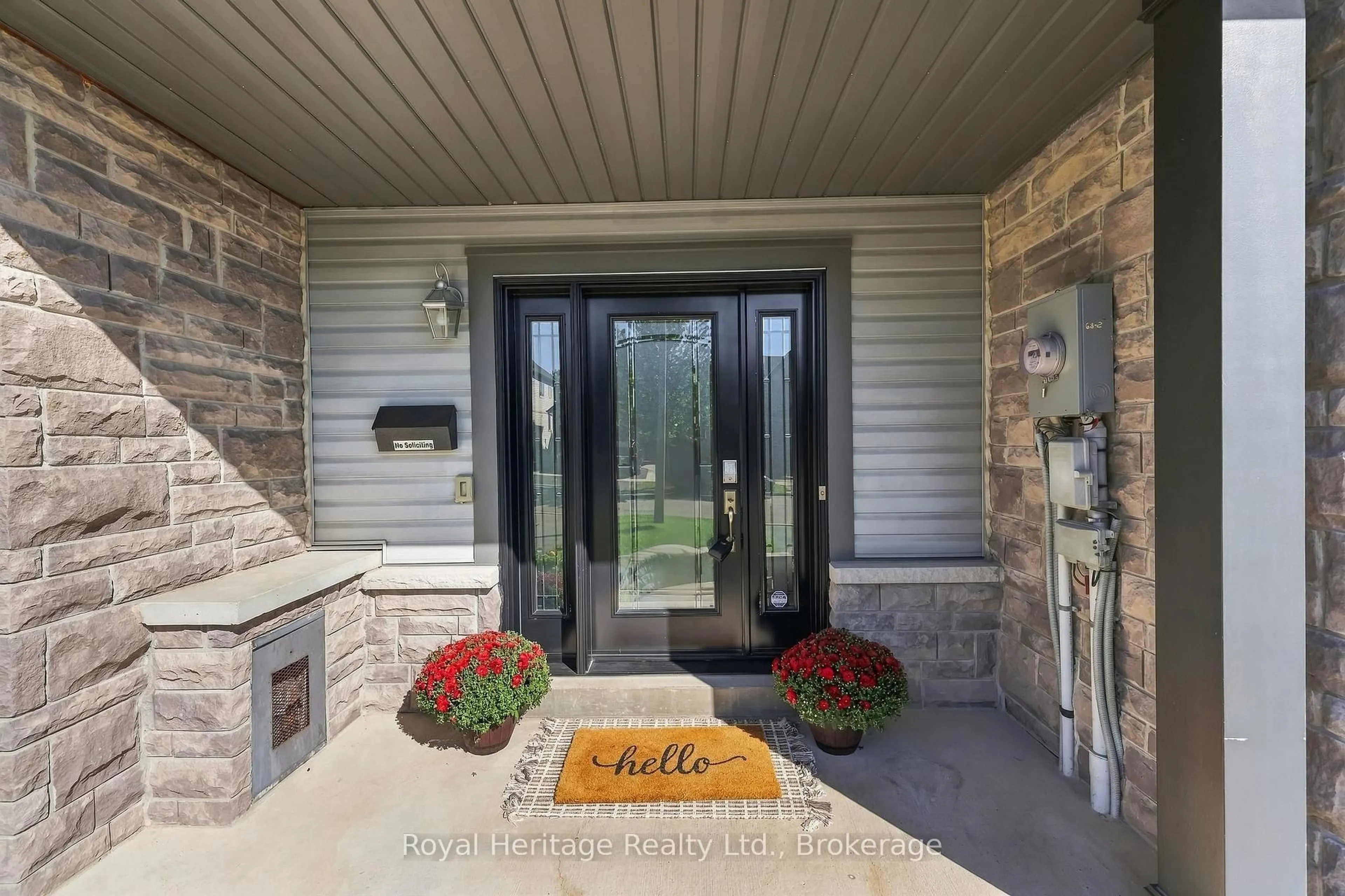Indoor entryway for 20 Bagnell Cres, Clarington Ontario L1C 5P9