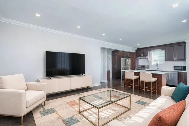 32 Stamford Sq, Toronto 4
