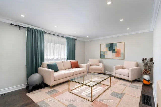 32 Stamford Sq, Toronto 5