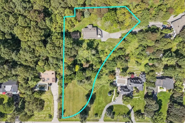 1 Ledge Rd, Toronto 3
