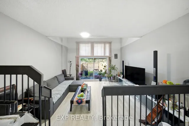 275 Manse Rd #8, Toronto 5