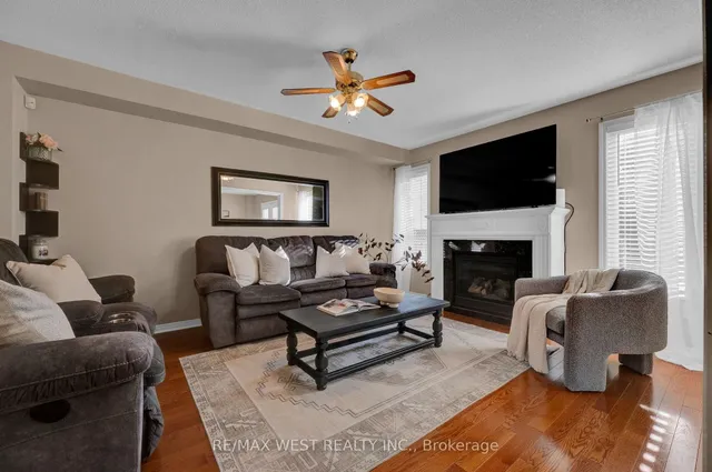 1210 Meath Dr, Oshawa 5