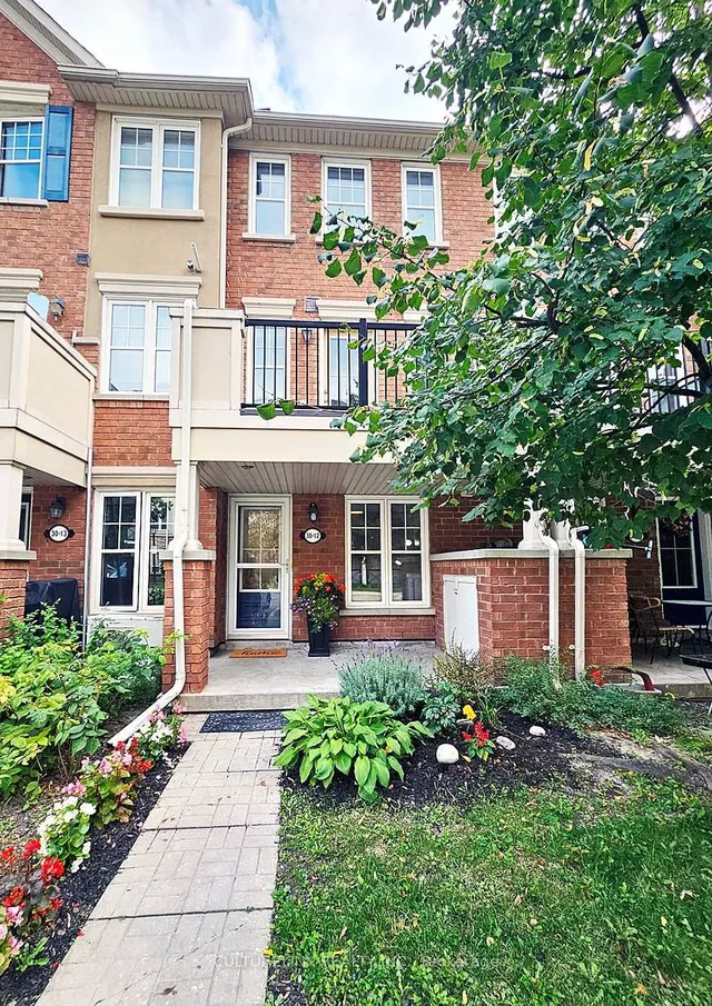 30 Mendelssohn St #12, Toronto 2