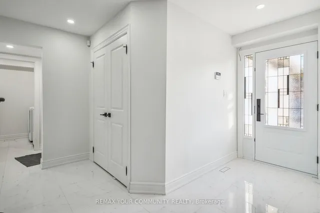 273 Delaney Dr, Ajax 3
