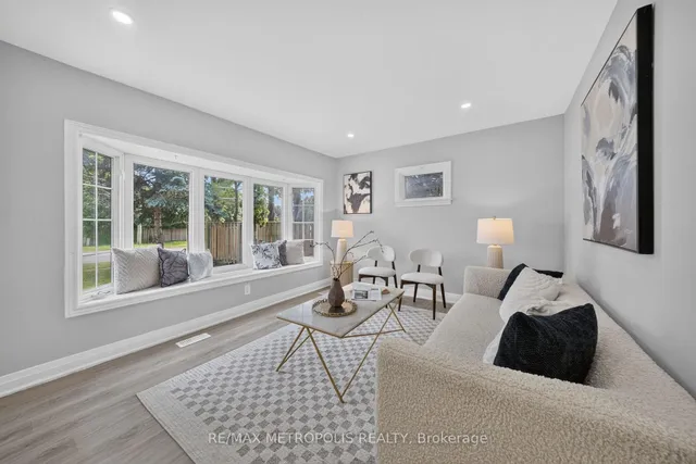 208 Palmerston Ave, Whitby 1