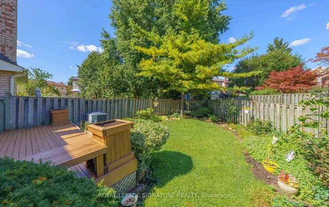 12 Manilow St, Toronto 5