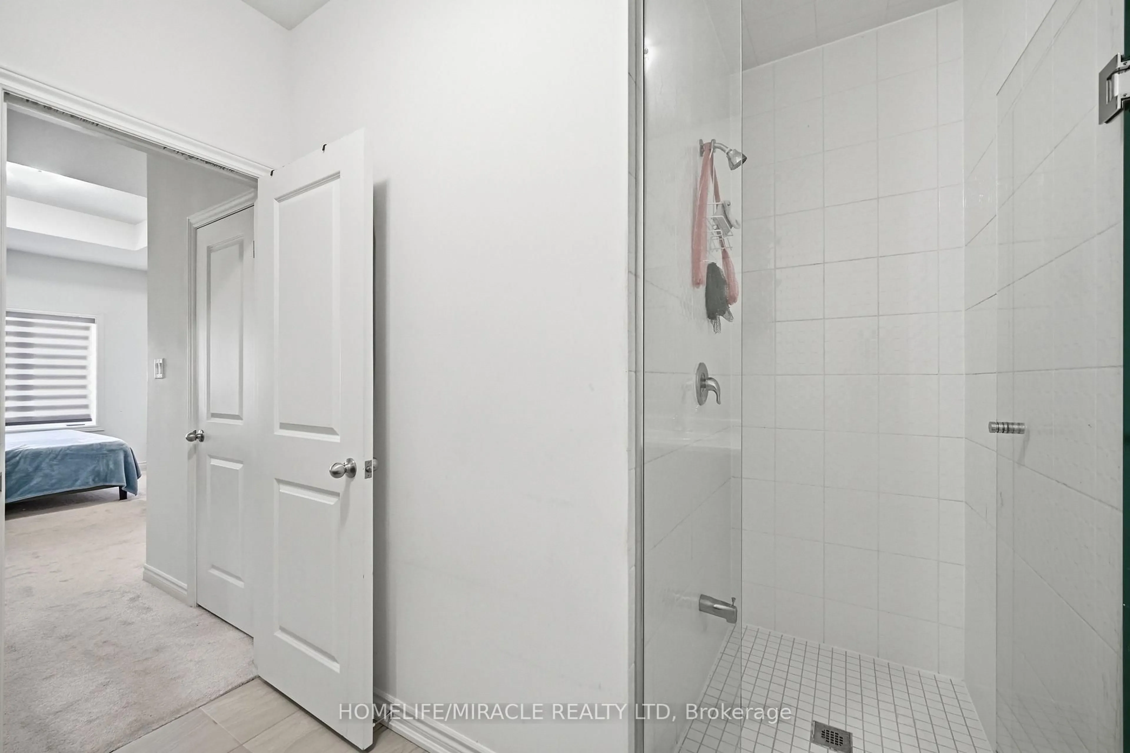 trreb/IMG-E13784614_4a111c3d-5052-4cf3-bf83-ac8090e89236-l.jpg