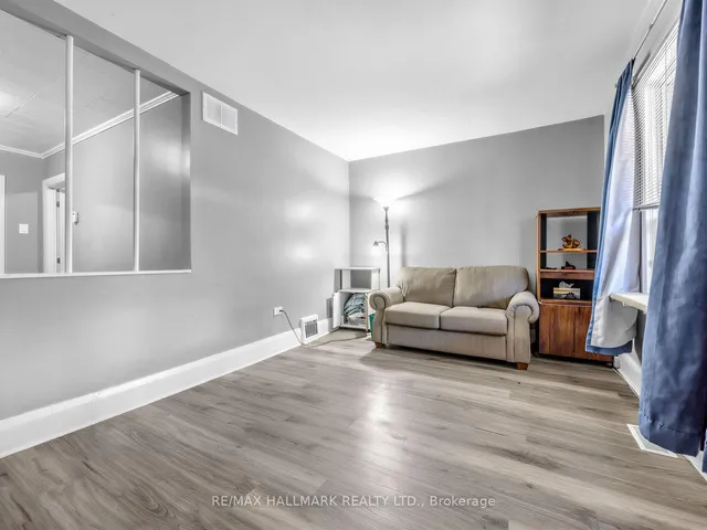 201 Linsmore Cres, Toronto 5
