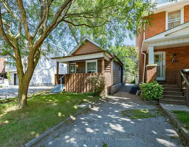 201 Linsmore Cres, Toronto 2
