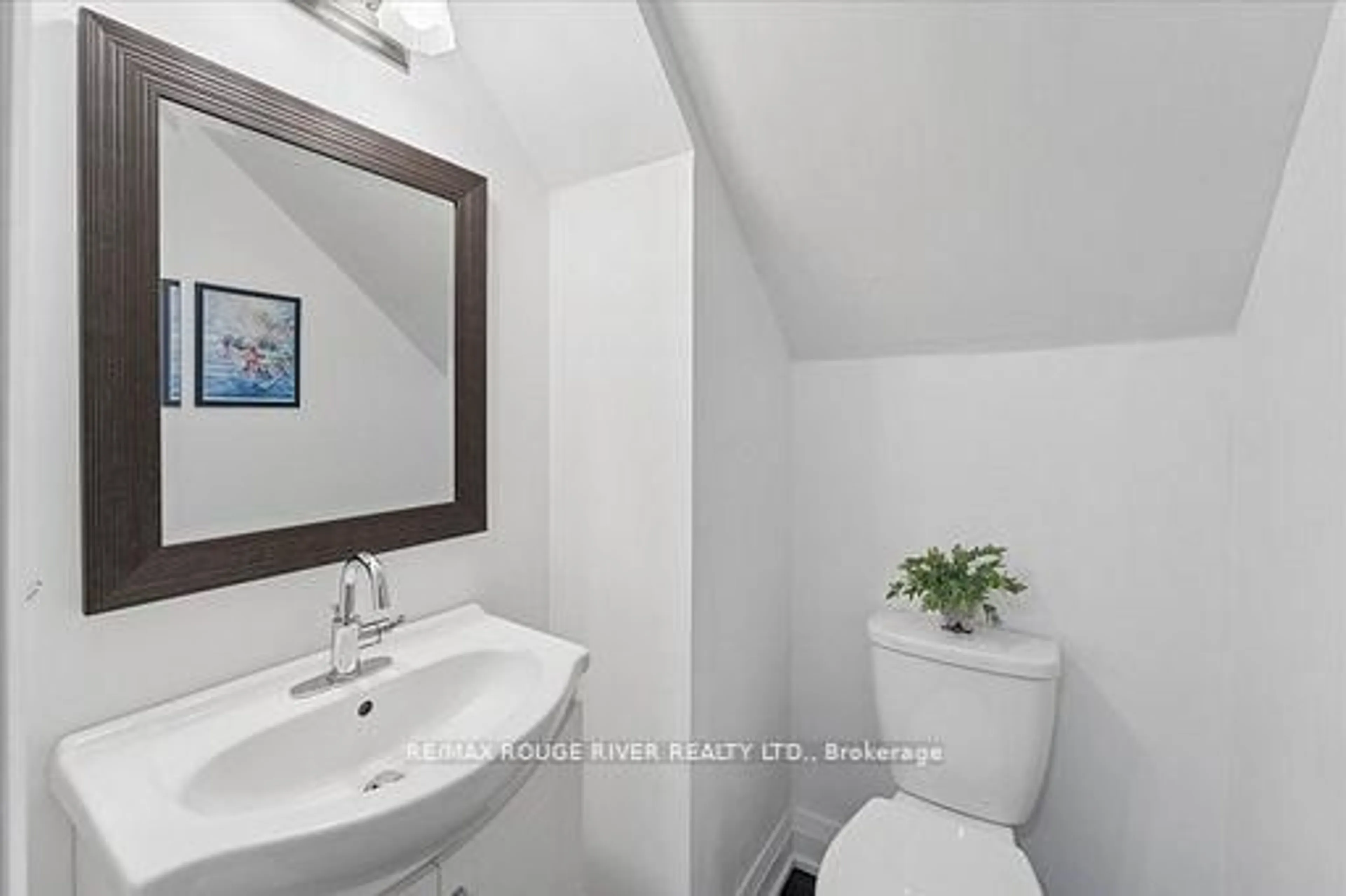 trreb/IMG-E13785322_30aadb8a-6d89-4b02-9f29-7b1a0d2320ba-l.jpg