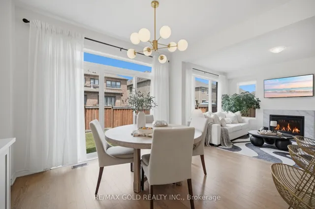 8 Huggins Dr, Whitby 5