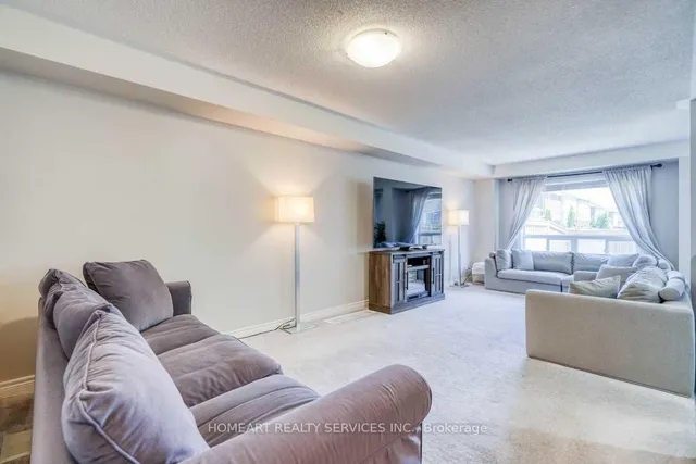 2337 Steeplechase St, Oshawa 4