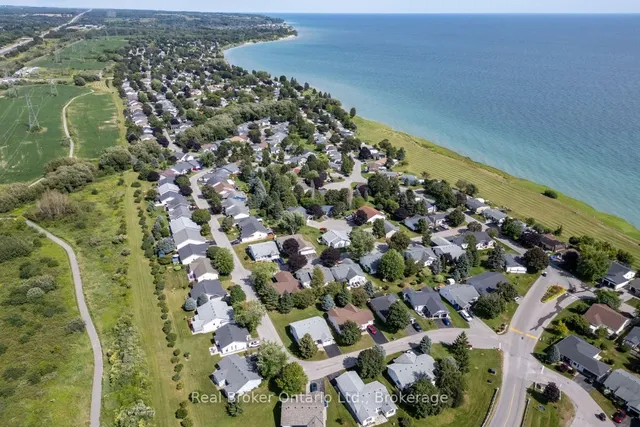 10 Niagara Tr, Clarington 3