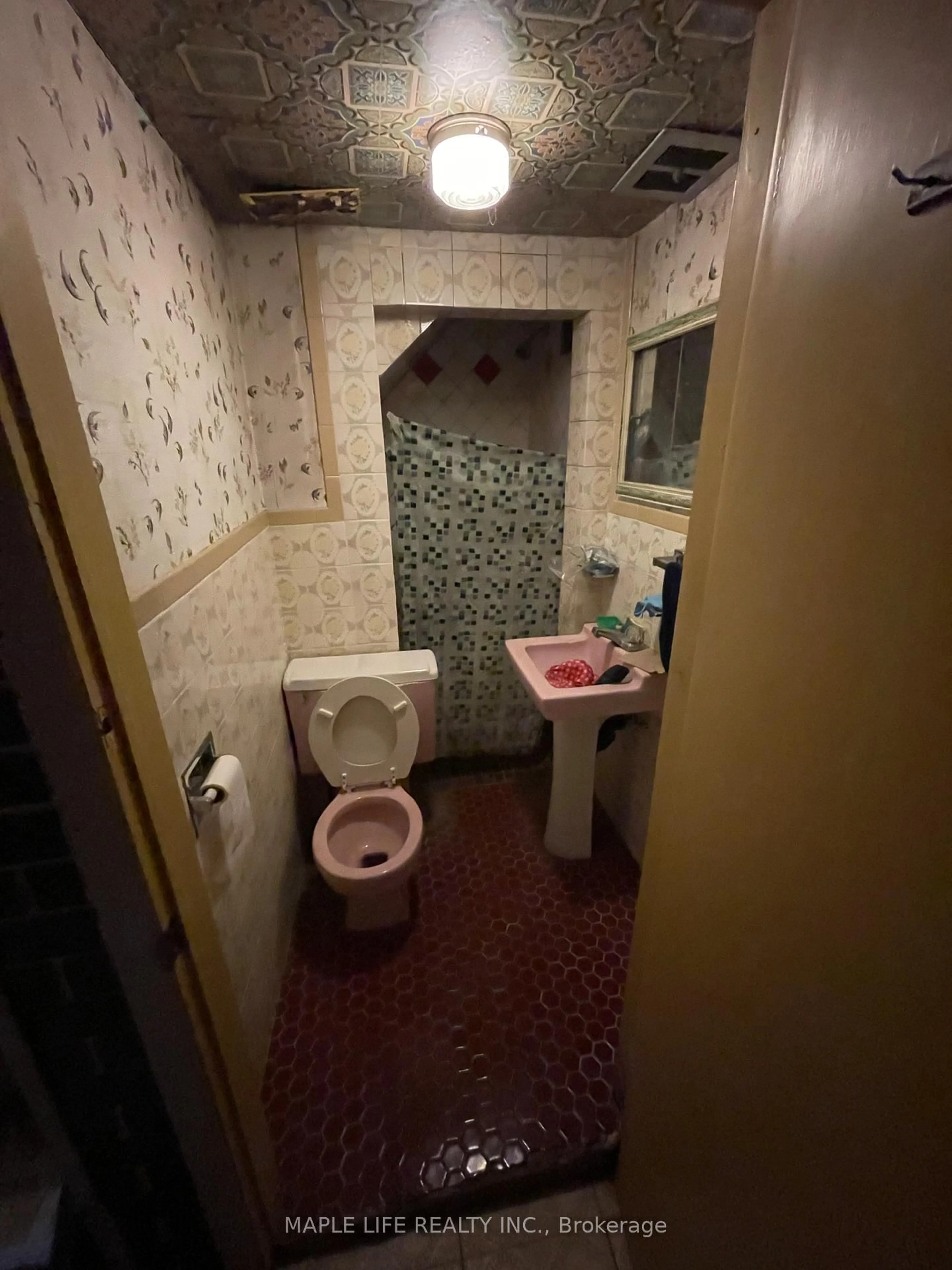 trreb/IMG-E13794316_7b1bf0a5-a3a9-4d44-9962-86fbe6b53332-l.jpg
