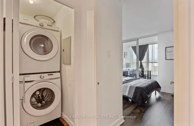 330 Mccowan Rd #311, Toronto 4