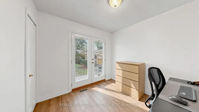 6 Athlone Rd, Toronto 3