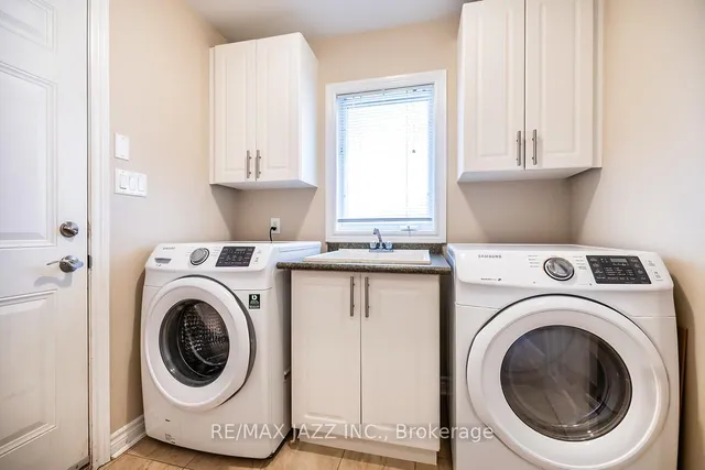892 Barbados St, Oshawa 3